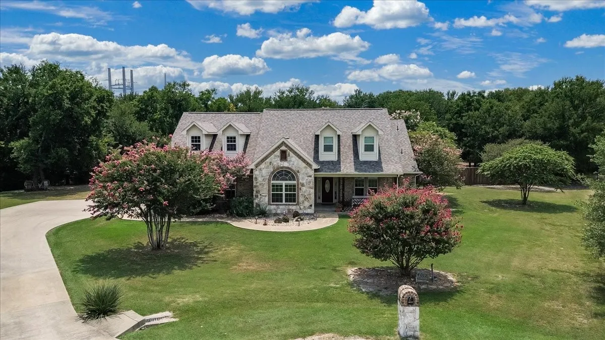 Single Family Residence For Sale in Hunt County , 4012 Chelsea Way, Caddo Mills, Texas 75135, 4 Bedroom, 3 Bathroom, 2 Garage spaces, 2,848 Sqft, built in 2005, mls#21351974, Real Estate Agent in Caddo Mills, Homes For Sale in Hunt county, Homes For Sale in Caddo Mills, Realtor in Caddo Mills Texas, Real Estate Brokerage Independent Realty Texas, Luminita Cordes Realtor