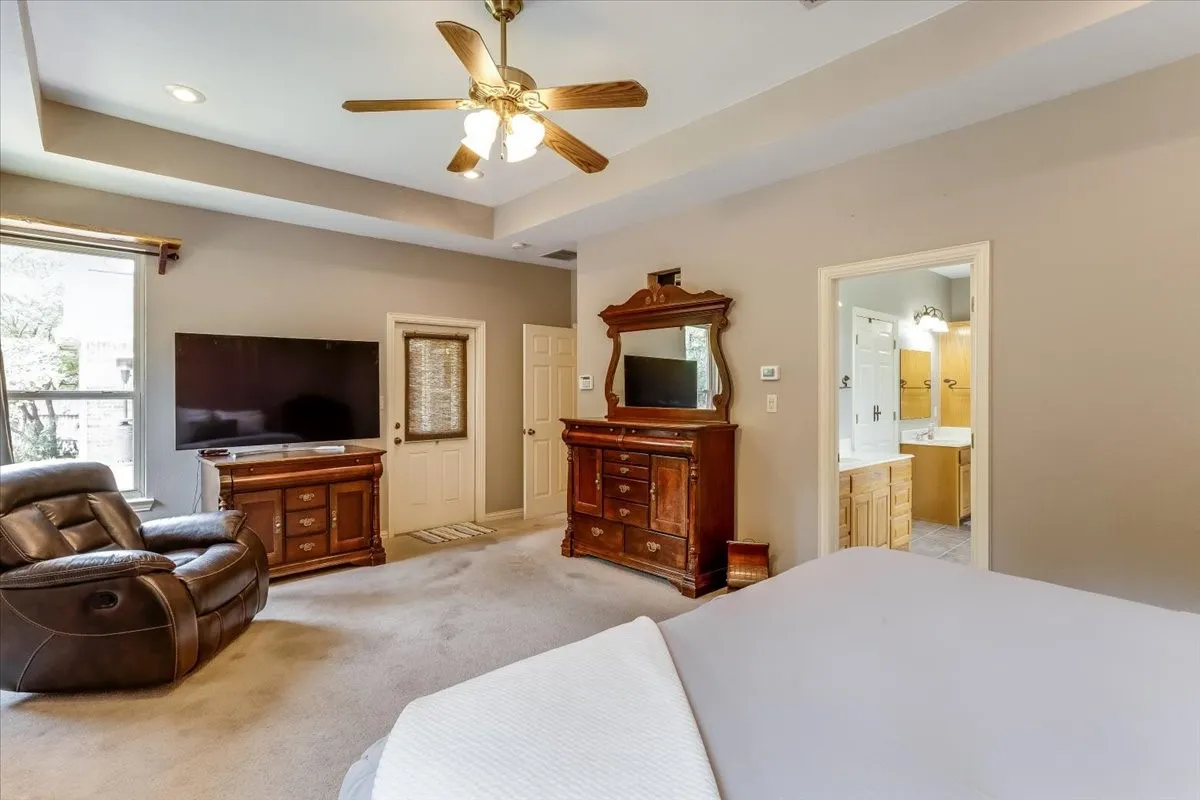 Single Family Residence For Sale in Hunt County , 4012 Chelsea Way, Caddo Mills, Texas 75135, 4 Bedroom, 3 Bathroom, 2 Garage spaces, 2,848 Sqft, built in 2005, mls#21351974, Real Estate Agent in Caddo Mills, Homes For Sale in Hunt county, Homes For Sale in Caddo Mills, Realtor in Caddo Mills Texas, Real Estate Brokerage Independent Realty Texas, Luminita Cordes Realtor