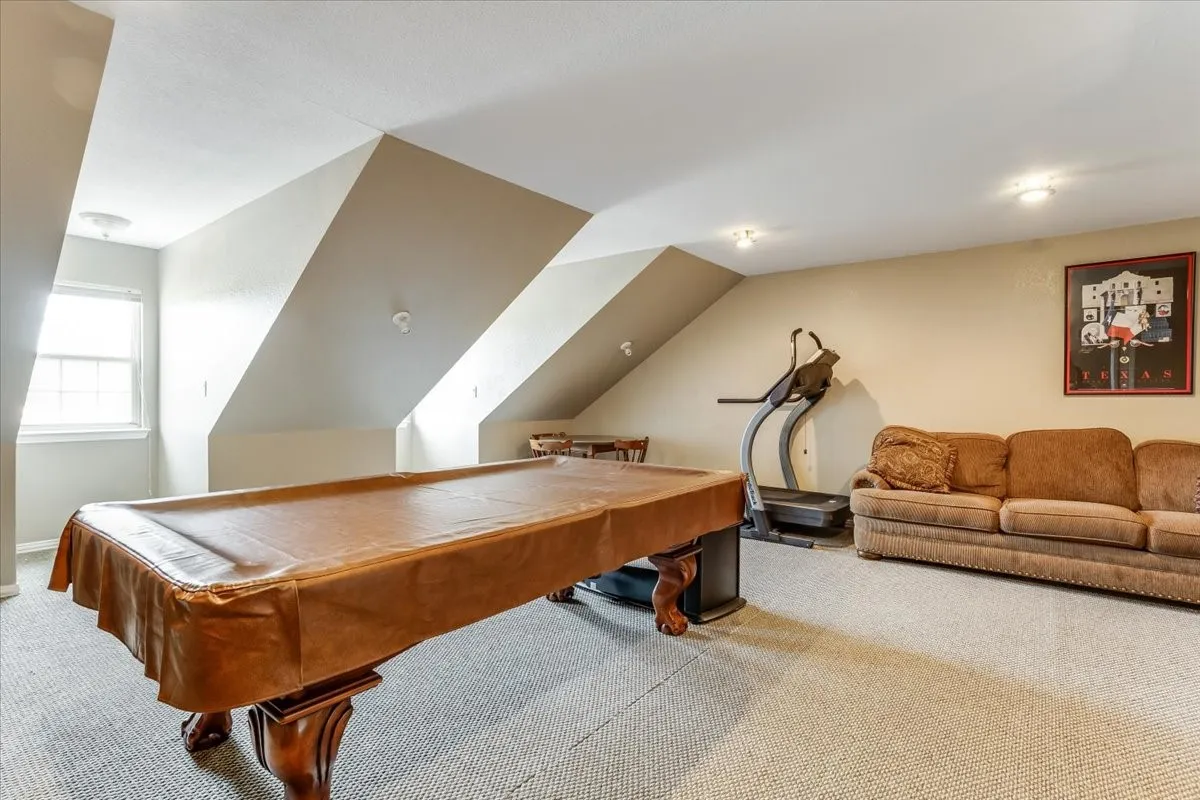 Single Family Residence For Sale in Hunt County , 4012 Chelsea Way, Caddo Mills, Texas 75135, 4 Bedroom, 3 Bathroom, 2 Garage spaces, 2,848 Sqft, built in 2005, mls#21351974, Real Estate Agent in Caddo Mills, Homes For Sale in Hunt county, Homes For Sale in Caddo Mills, Realtor in Caddo Mills Texas, Real Estate Brokerage Independent Realty Texas, Luminita Cordes Realtor
