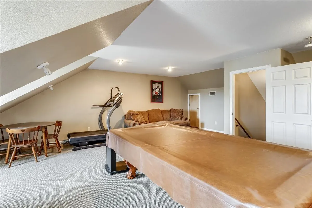 Single Family Residence For Sale in Hunt County , 4012 Chelsea Way, Caddo Mills, Texas 75135, 4 Bedroom, 3 Bathroom, 2 Garage spaces, 2,848 Sqft, built in 2005, mls#21351974, Real Estate Agent in Caddo Mills, Homes For Sale in Hunt county, Homes For Sale in Caddo Mills, Realtor in Caddo Mills Texas, Real Estate Brokerage Independent Realty Texas, Luminita Cordes Realtor