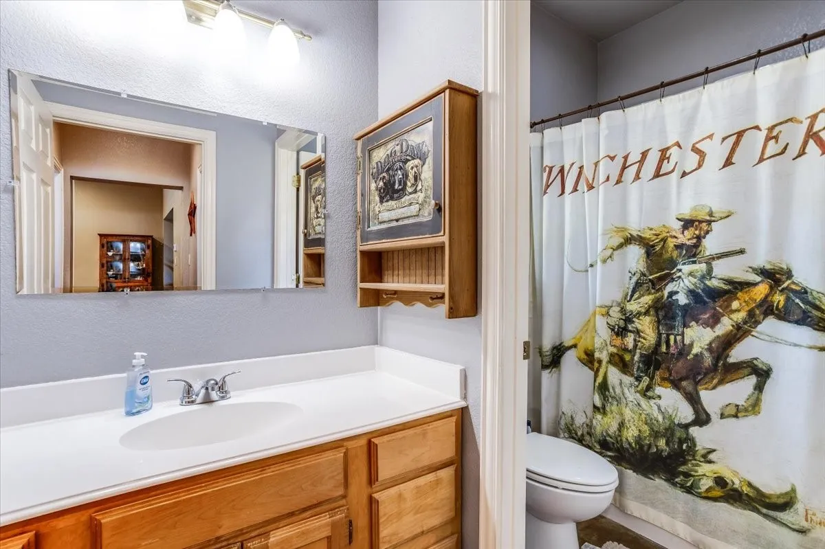 Single Family Residence For Sale in Hunt County , 4012 Chelsea Way, Caddo Mills, Texas 75135, 4 Bedroom, 3 Bathroom, 2 Garage spaces, 2,848 Sqft, built in 2005, mls#21351974, Real Estate Agent in Caddo Mills, Homes For Sale in Hunt county, Homes For Sale in Caddo Mills, Realtor in Caddo Mills Texas, Real Estate Brokerage Independent Realty Texas, Luminita Cordes Realtor