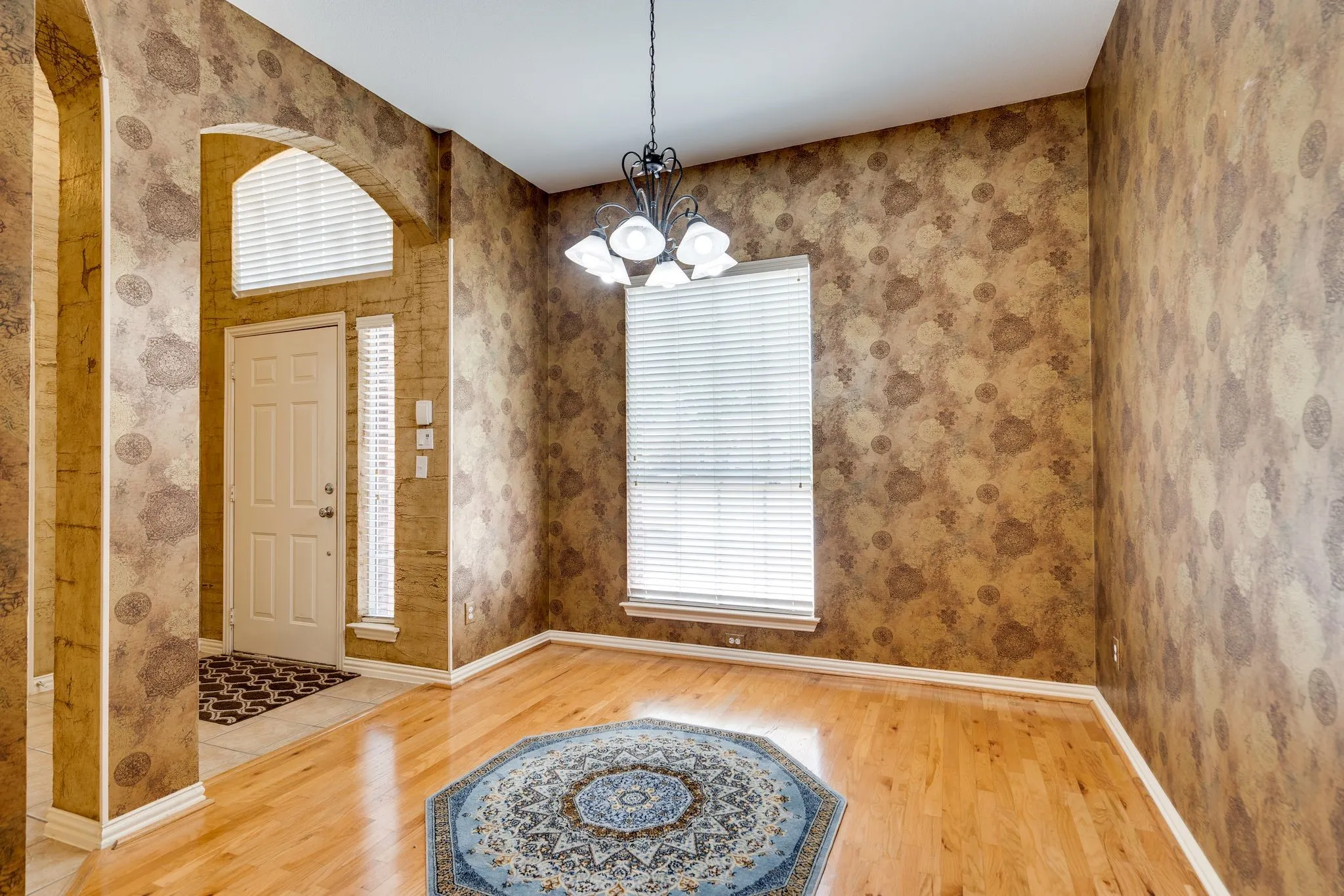Single Family Residence For Sale in Denton County , 4403 Grassy Glen Drive, Corinth, Texas 76208, 4 Bedroom, 2 Bathroom, 2 Garage spaces, 2,250 Sqft, built in 2004, mls#21353002, Real Estate Agent in Corinth, Homes For Sale in Denton county, Homes For Sale in Corinth, Realtor in Corinth Texas, Real Estate Brokerage Independent Realty Texas, Luminita Cordes Realtor