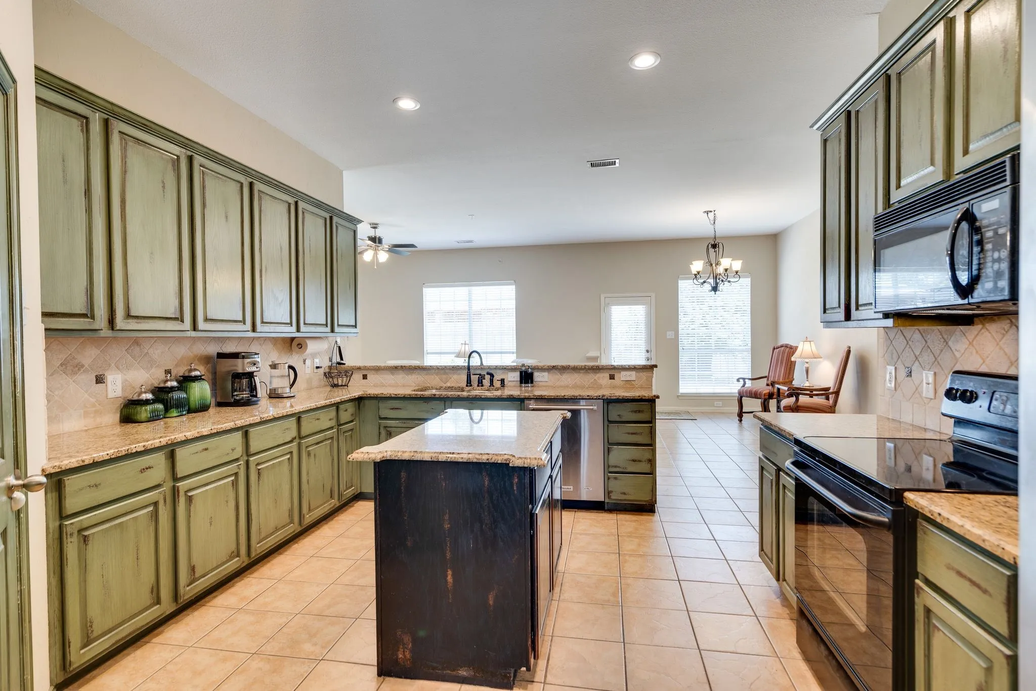 Single Family Residence For Sale in Denton County , 4403 Grassy Glen Drive, Corinth, Texas 76208, 4 Bedroom, 2 Bathroom, 2 Garage spaces, 2,250 Sqft, built in 2004, mls#21353002, Real Estate Agent in Corinth, Homes For Sale in Denton county, Homes For Sale in Corinth, Realtor in Corinth Texas, Real Estate Brokerage Independent Realty Texas, Luminita Cordes Realtor