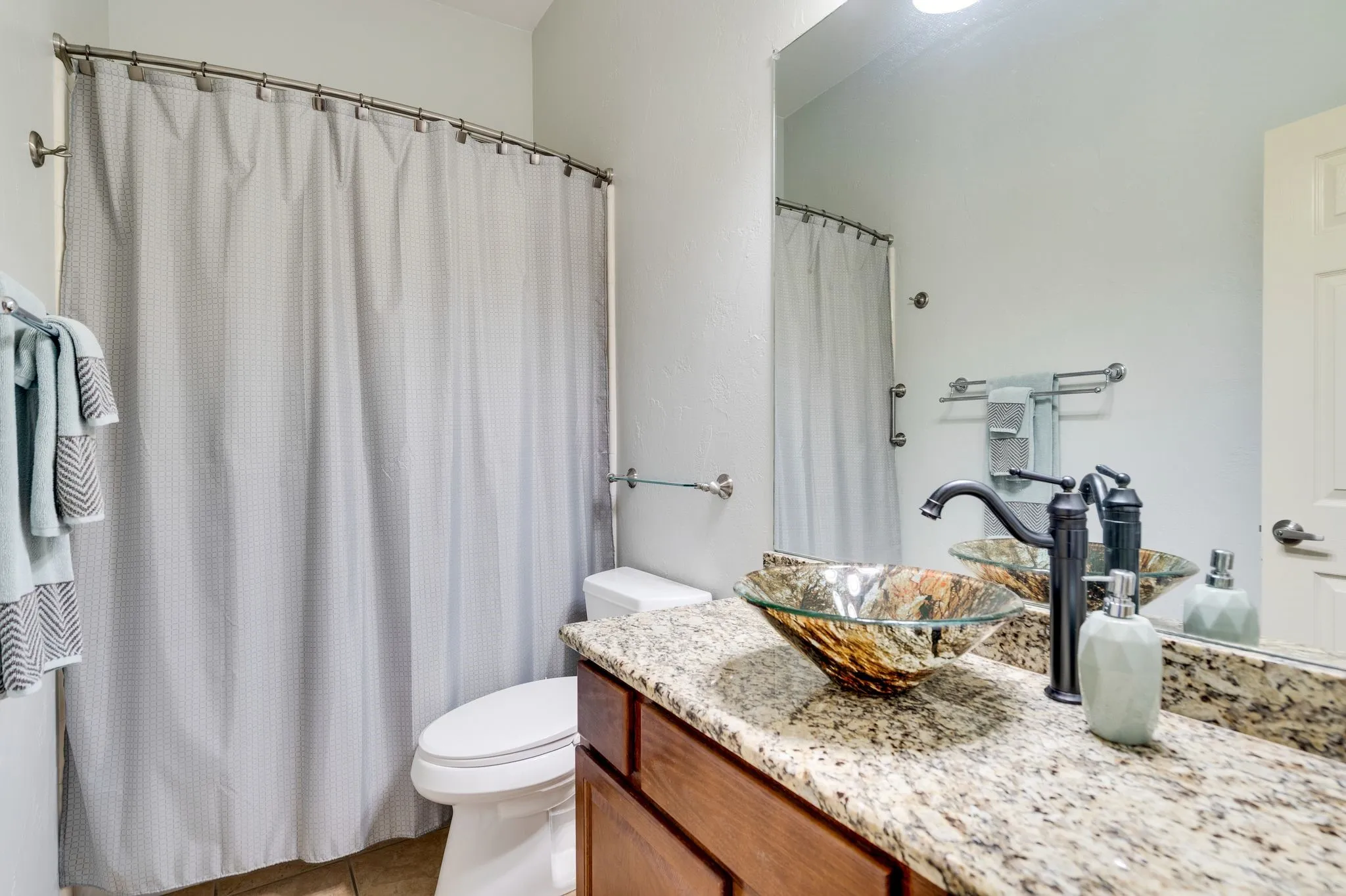 Single Family Residence For Sale in Denton County , 4403 Grassy Glen Drive, Corinth, Texas 76208, 4 Bedroom, 2 Bathroom, 2 Garage spaces, 2,250 Sqft, built in 2004, mls#21353002, Real Estate Agent in Corinth, Homes For Sale in Denton county, Homes For Sale in Corinth, Realtor in Corinth Texas, Real Estate Brokerage Independent Realty Texas, Luminita Cordes Realtor