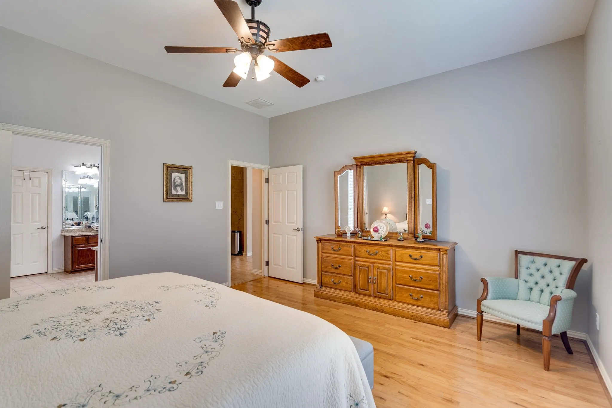 Single Family Residence For Sale in Denton County , 4403 Grassy Glen Drive, Corinth, Texas 76208, 4 Bedroom, 2 Bathroom, 2 Garage spaces, 2,250 Sqft, built in 2004, mls#21353002, Real Estate Agent in Corinth, Homes For Sale in Denton county, Homes For Sale in Corinth, Realtor in Corinth Texas, Real Estate Brokerage Independent Realty Texas, Luminita Cordes Realtor