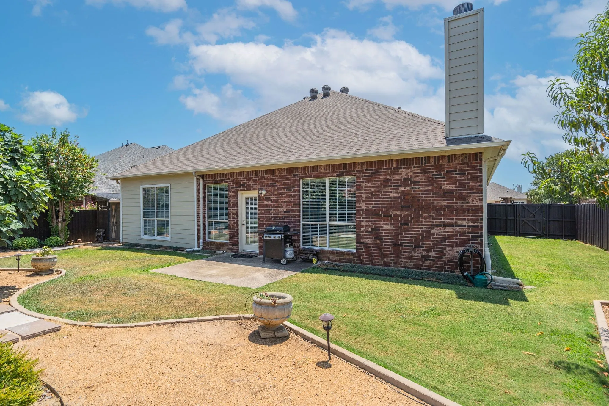 Single Family Residence For Sale in Denton County , 4403 Grassy Glen Drive, Corinth, Texas 76208, 4 Bedroom, 2 Bathroom, 2 Garage spaces, 2,250 Sqft, built in 2004, mls#21353002, Real Estate Agent in Corinth, Homes For Sale in Denton county, Homes For Sale in Corinth, Realtor in Corinth Texas, Real Estate Brokerage Independent Realty Texas, Luminita Cordes Realtor