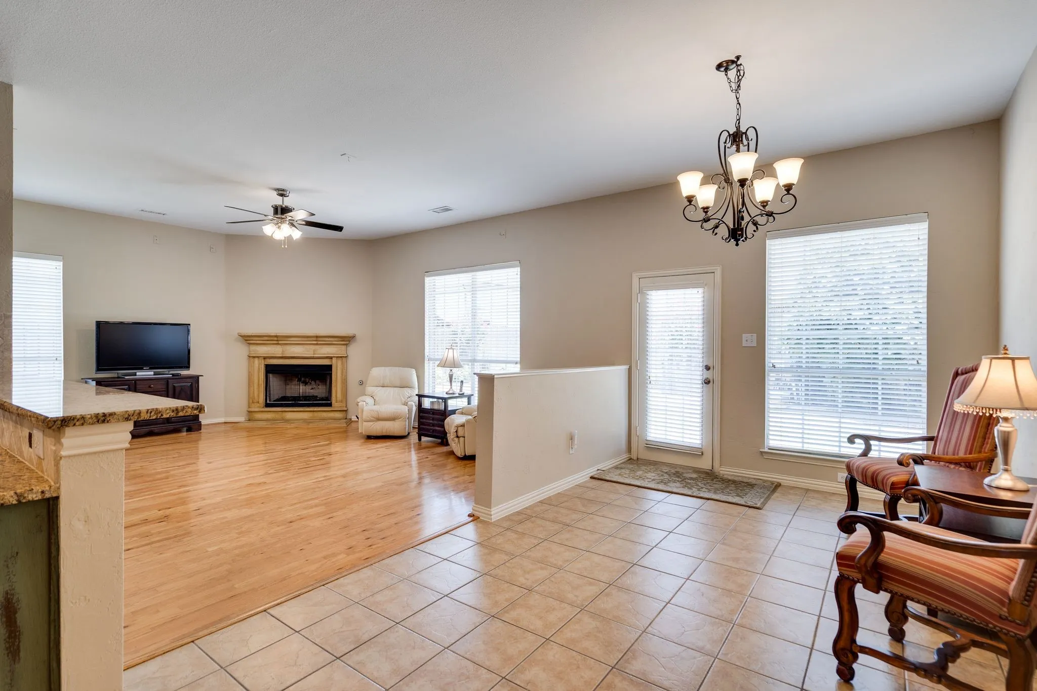 Single Family Residence For Sale in Denton County , 4403 Grassy Glen Drive, Corinth, Texas 76208, 4 Bedroom, 2 Bathroom, 2 Garage spaces, 2,250 Sqft, built in 2004, mls#21353002, Real Estate Agent in Corinth, Homes For Sale in Denton county, Homes For Sale in Corinth, Realtor in Corinth Texas, Real Estate Brokerage Independent Realty Texas, Luminita Cordes Realtor