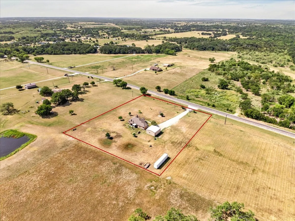 Single Family Residence For Sale in Kaufman County , 5570 Fm 987, Kaufman, Texas 75142, 3 Bedroom, 2 Bathroom, Garage spaces, 1,835 Sqft, built in 2015, mls#21350953, Real Estate Agent in Kaufman, Homes For Sale in Kaufman county, Homes For Sale in Kaufman, Realtor in Kaufman Texas, Real Estate Brokerage Independent Realty Texas, Luminita Cordes Realtor