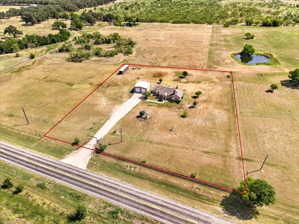 Single Family Residence For Sale in Kaufman County , 5570 Fm 987, Kaufman, Texas 75142, 3 Bedroom, 2 Bathroom, Garage spaces, 1,835 Sqft, built in 2015, mls#21350953, Real Estate Agent in Kaufman, Homes For Sale in Kaufman county, Homes For Sale in Kaufman, Realtor in Kaufman Texas, Real Estate Brokerage Independent Realty Texas, Luminita Cordes Realtor