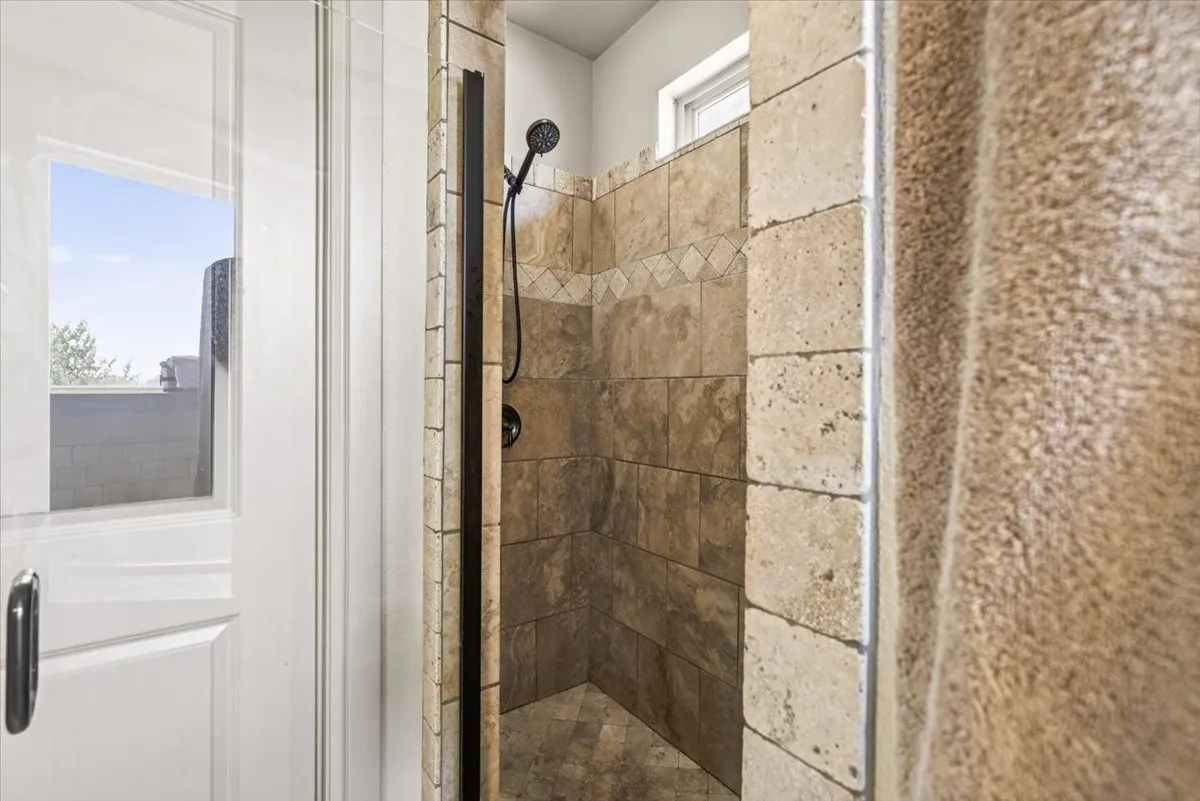 Single Family Residence For Sale in Kaufman County , 5570 Fm 987, Kaufman, Texas 75142, 3 Bedroom, 2 Bathroom, Garage spaces, 1,835 Sqft, built in 2015, mls#21350953, Real Estate Agent in Kaufman, Homes For Sale in Kaufman county, Homes For Sale in Kaufman, Realtor in Kaufman Texas, Real Estate Brokerage Independent Realty Texas, Luminita Cordes Realtor