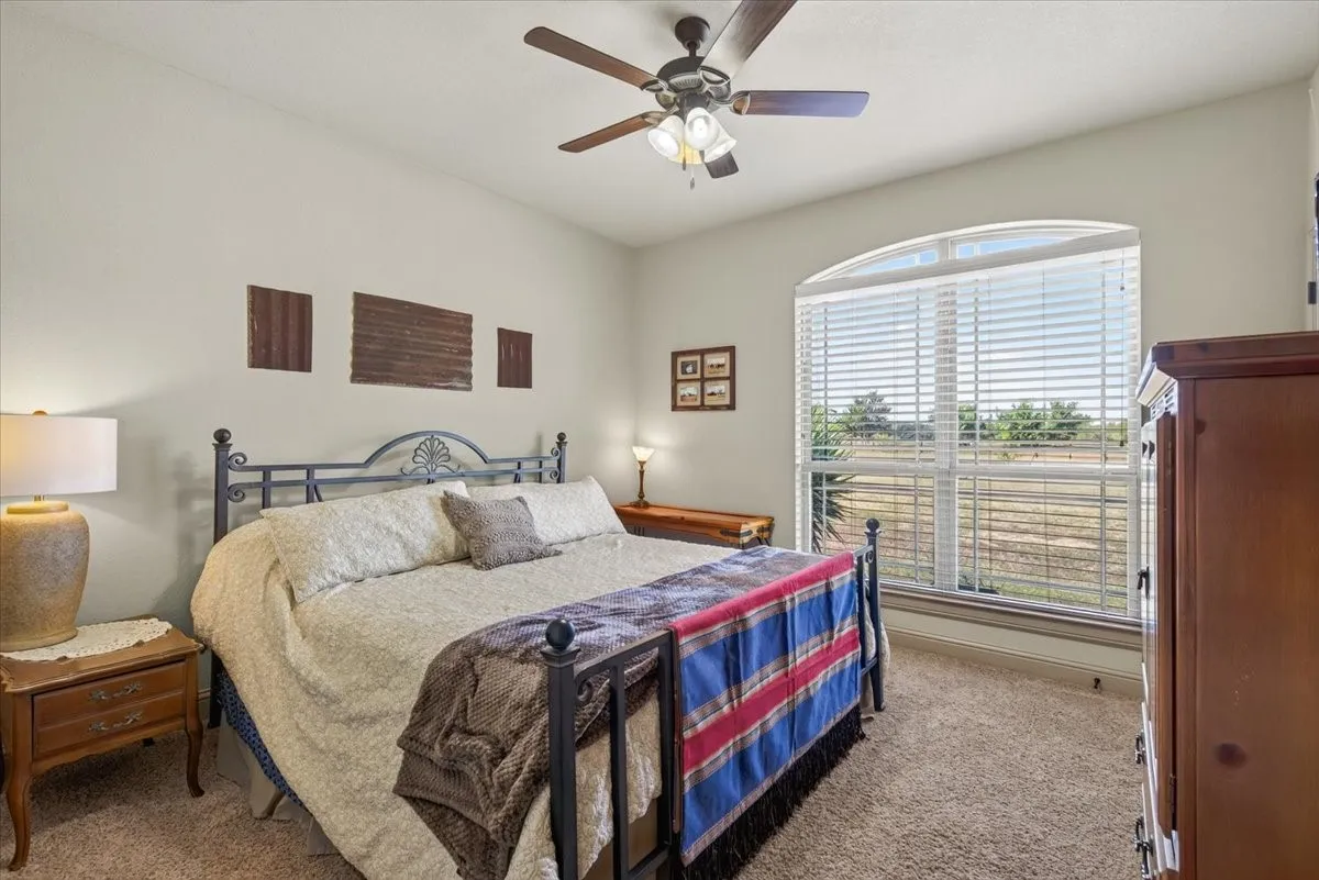 Single Family Residence For Sale in Kaufman County , 5570 Fm 987, Kaufman, Texas 75142, 3 Bedroom, 2 Bathroom, Garage spaces, 1,835 Sqft, built in 2015, mls#21350953, Real Estate Agent in Kaufman, Homes For Sale in Kaufman county, Homes For Sale in Kaufman, Realtor in Kaufman Texas, Real Estate Brokerage Independent Realty Texas, Luminita Cordes Realtor