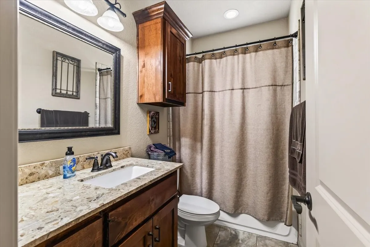 Single Family Residence For Sale in Kaufman County , 5570 Fm 987, Kaufman, Texas 75142, 3 Bedroom, 2 Bathroom, Garage spaces, 1,835 Sqft, built in 2015, mls#21350953, Real Estate Agent in Kaufman, Homes For Sale in Kaufman county, Homes For Sale in Kaufman, Realtor in Kaufman Texas, Real Estate Brokerage Independent Realty Texas, Luminita Cordes Realtor