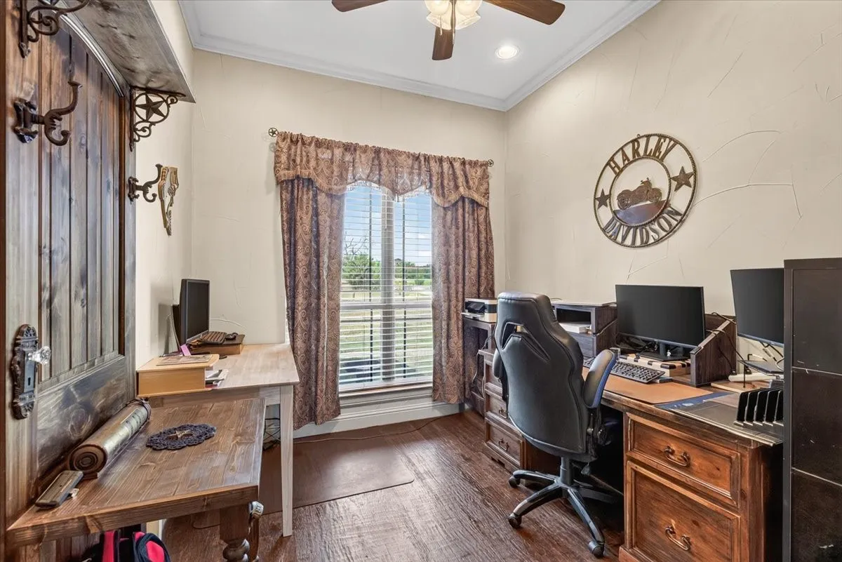 Single Family Residence For Sale in Kaufman County , 5570 Fm 987, Kaufman, Texas 75142, 3 Bedroom, 2 Bathroom, Garage spaces, 1,835 Sqft, built in 2015, mls#21350953, Real Estate Agent in Kaufman, Homes For Sale in Kaufman county, Homes For Sale in Kaufman, Realtor in Kaufman Texas, Real Estate Brokerage Independent Realty Texas, Luminita Cordes Realtor