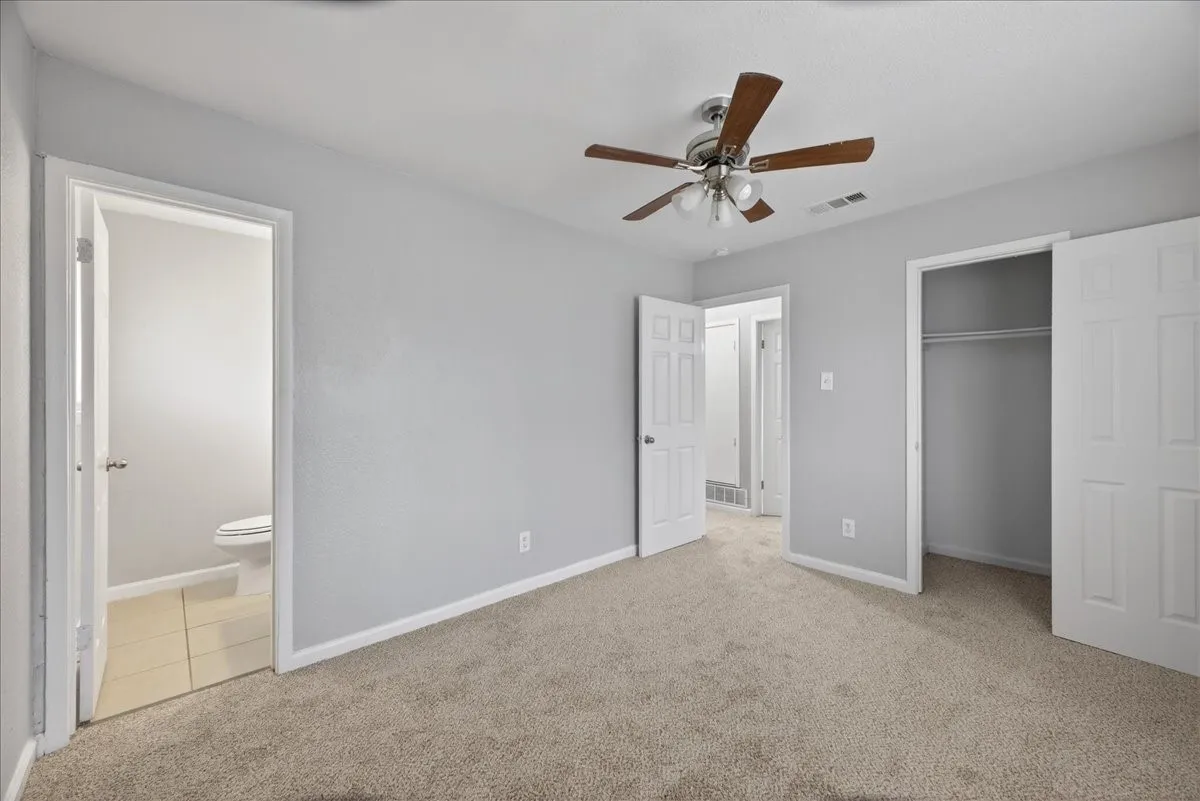 Single Family Residence For Sale in Dallas County , 3250 Pacesetter Drive, Dallas, Texas 75241, 3 Bedroom, 2 Bathroom, 1 Garage spaces, 890 Sqft, built in 1973, mls#21351372, Real Estate Agent in Dallas, Homes For Sale in Dallas county, Homes For Sale in Dallas, Realtor in Dallas Texas, Real Estate Brokerage Independent Realty Texas, Luminita Cordes Realtor