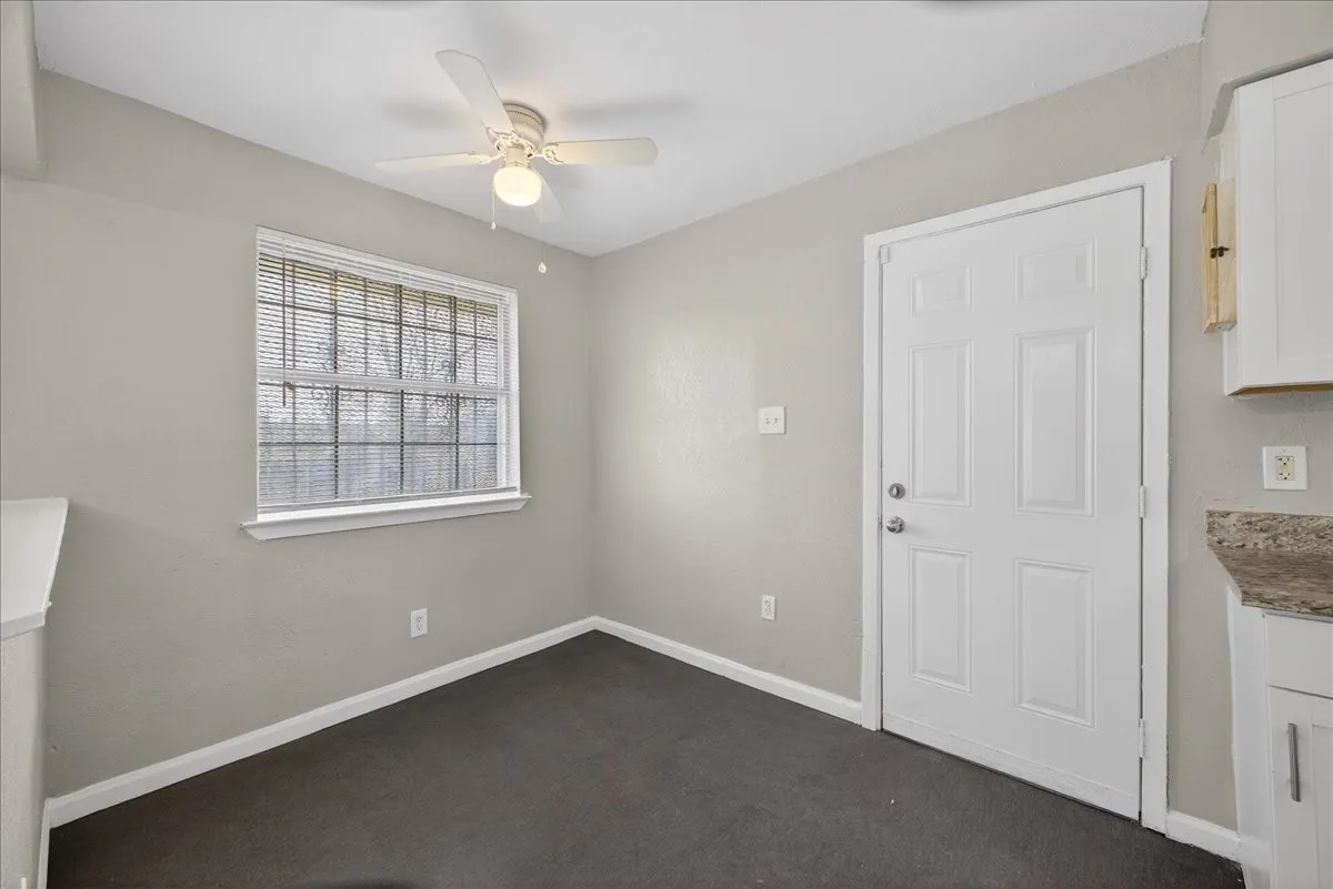 Single Family Residence For Sale in Dallas County , 3250 Pacesetter Drive, Dallas, Texas 75241, 3 Bedroom, 2 Bathroom, 1 Garage spaces, 890 Sqft, built in 1973, mls#21351372, Real Estate Agent in Dallas, Homes For Sale in Dallas county, Homes For Sale in Dallas, Realtor in Dallas Texas, Real Estate Brokerage Independent Realty Texas, Luminita Cordes Realtor