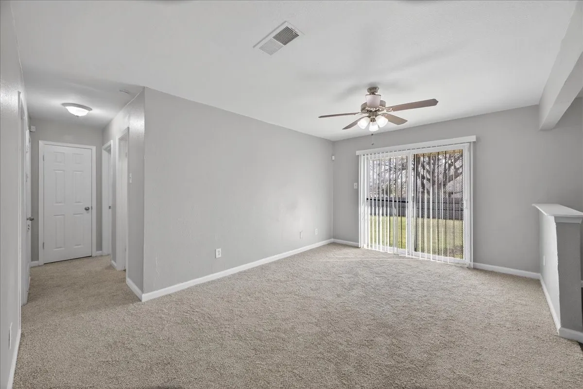 Single Family Residence For Sale in Dallas County , 3250 Pacesetter Drive, Dallas, Texas 75241, 3 Bedroom, 2 Bathroom, 1 Garage spaces, 890 Sqft, built in 1973, mls#21351372, Real Estate Agent in Dallas, Homes For Sale in Dallas county, Homes For Sale in Dallas, Realtor in Dallas Texas, Real Estate Brokerage Independent Realty Texas, Luminita Cordes Realtor