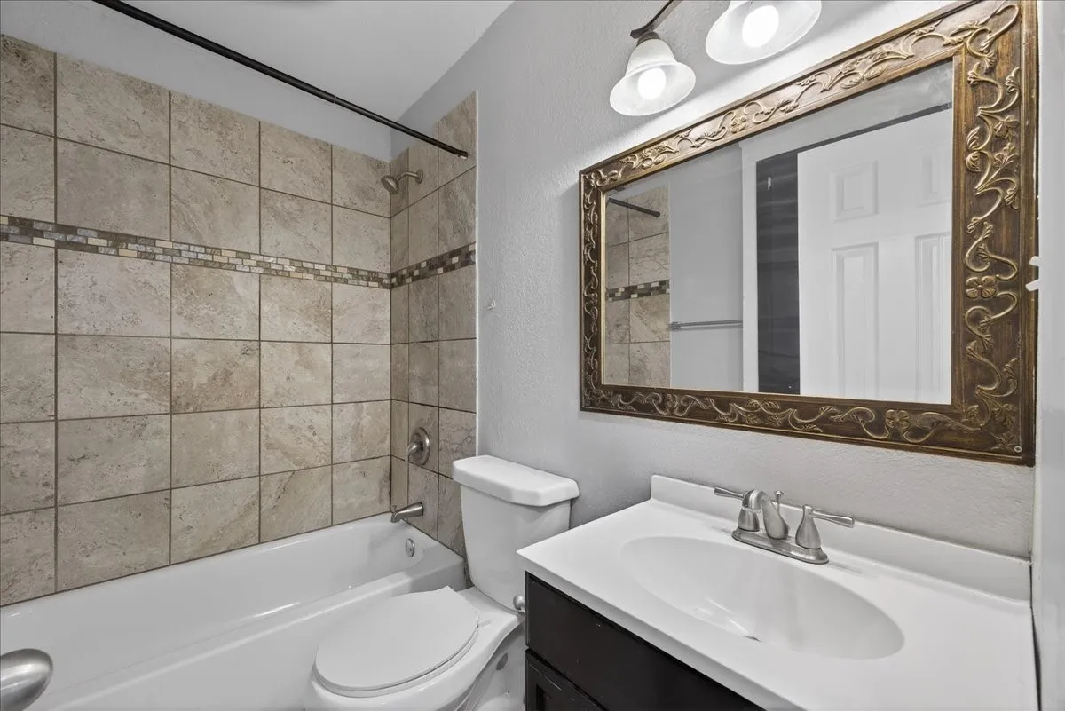 Single Family Residence For Sale in Dallas County , 3250 Pacesetter Drive, Dallas, Texas 75241, 3 Bedroom, 2 Bathroom, 1 Garage spaces, 890 Sqft, built in 1973, mls#21351372, Real Estate Agent in Dallas, Homes For Sale in Dallas county, Homes For Sale in Dallas, Realtor in Dallas Texas, Real Estate Brokerage Independent Realty Texas, Luminita Cordes Realtor
