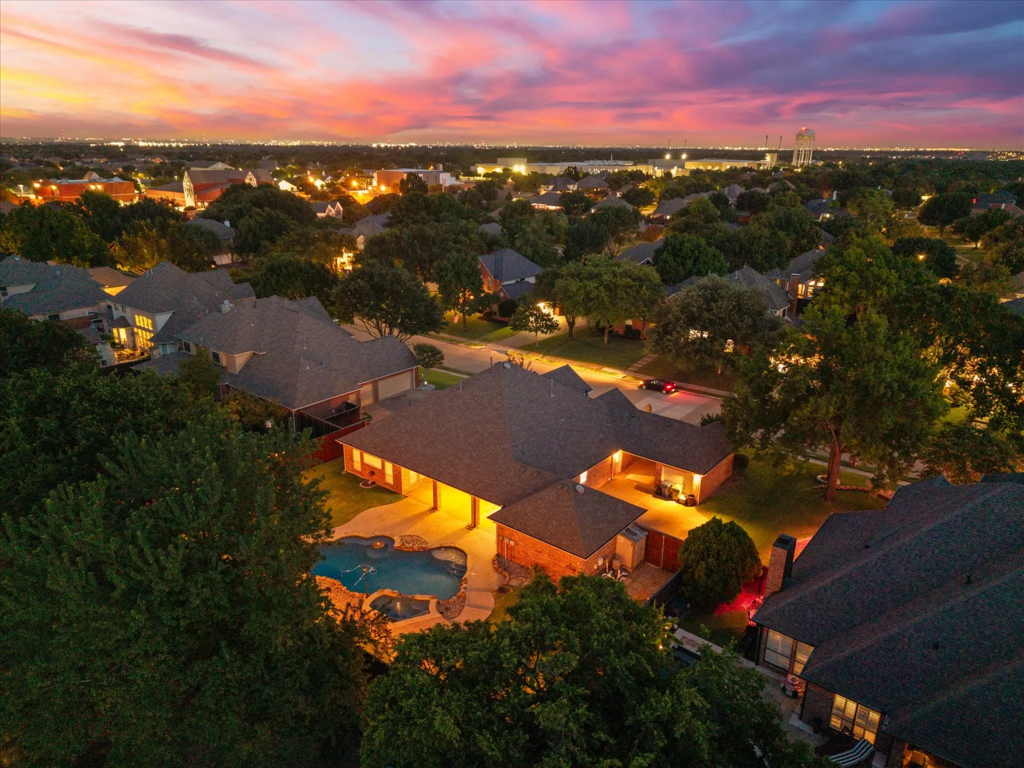 Single Family Residence For Sale in Denton County , 2508 Russwood Drive, Flower Mound, Texas 75028, 5 Bedroom, 3 Bathroom, 3 Garage spaces, 3,023 Sqft, built in 1997, mls#21353229, Real Estate Agent in Flower Mound, Homes For Sale in Denton county, Homes For Sale in Flower Mound, Realtor in Flower Mound Texas, Real Estate Brokerage Independent Realty Texas, Luminita Cordes Realtor