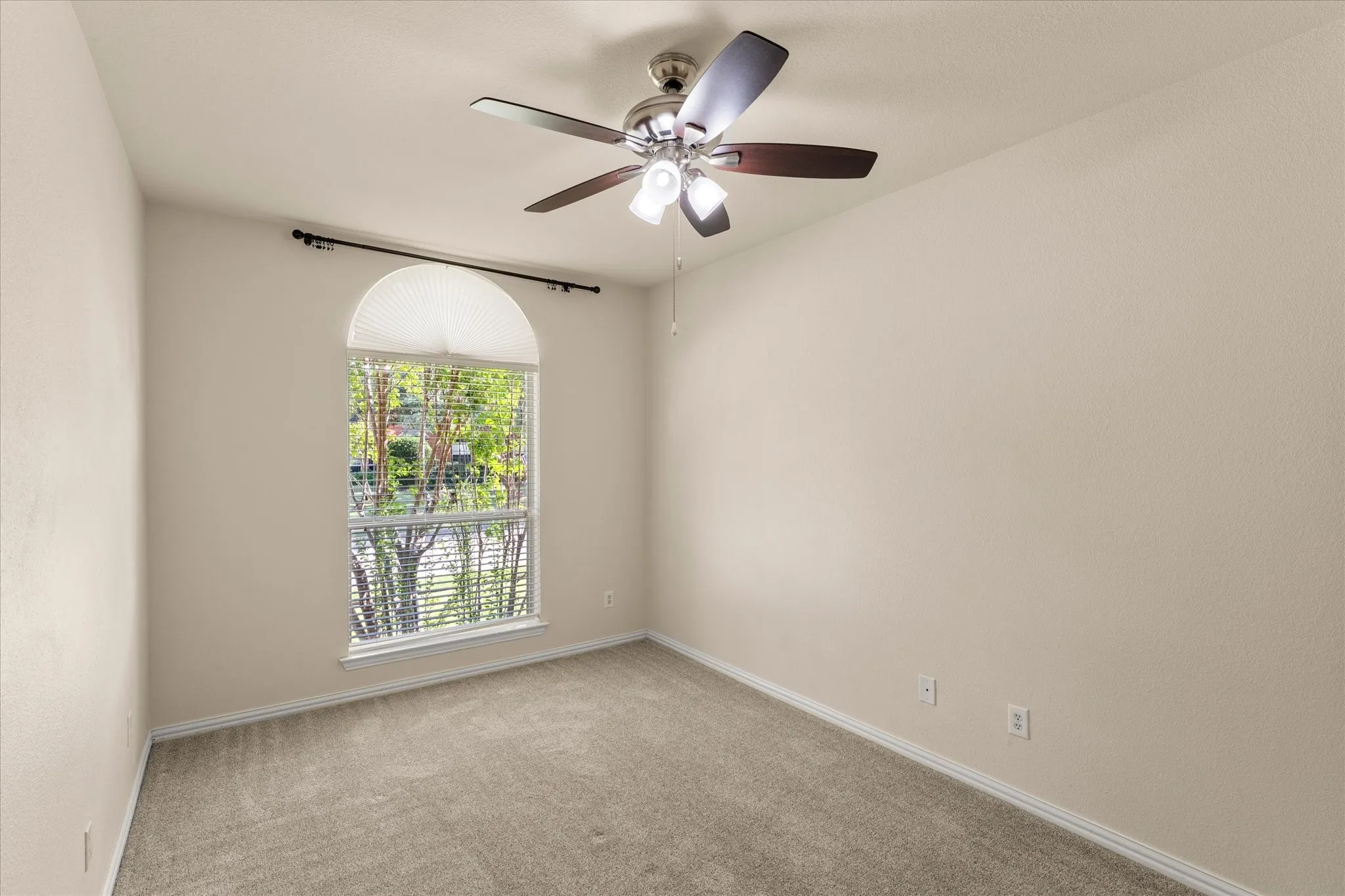 Single Family Residence For Sale in Denton County , 2508 Russwood Drive, Flower Mound, Texas 75028, 5 Bedroom, 3 Bathroom, 3 Garage spaces, 3,023 Sqft, built in 1997, mls#21353229, Real Estate Agent in Flower Mound, Homes For Sale in Denton county, Homes For Sale in Flower Mound, Realtor in Flower Mound Texas, Real Estate Brokerage Independent Realty Texas, Luminita Cordes Realtor