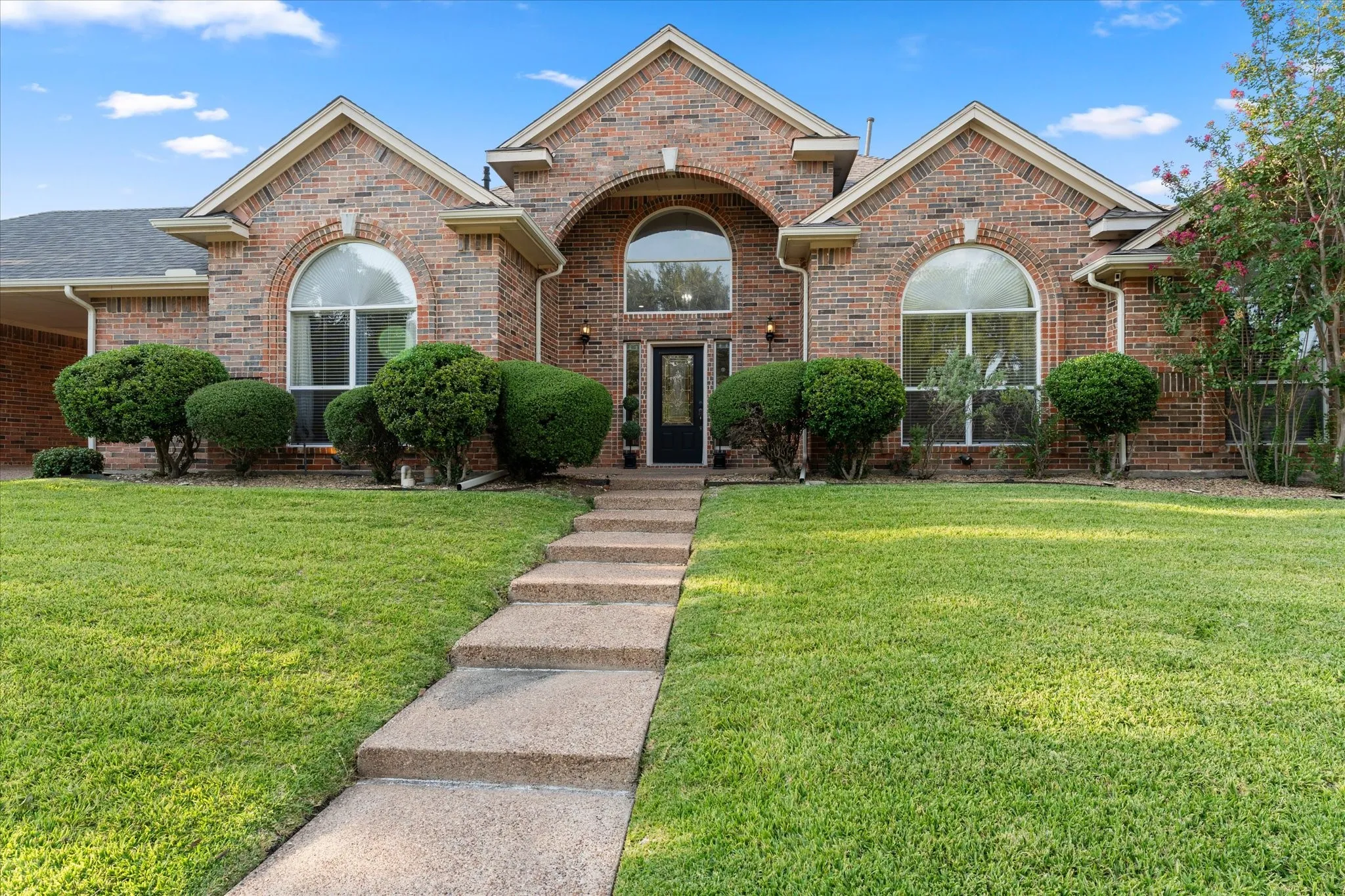 Single Family Residence For Sale in Denton County , 2508 Russwood Drive, Flower Mound, Texas 75028, 5 Bedroom, 3 Bathroom, 3 Garage spaces, 3,023 Sqft, built in 1997, mls#21353229, Real Estate Agent in Flower Mound, Homes For Sale in Denton county, Homes For Sale in Flower Mound, Realtor in Flower Mound Texas, Real Estate Brokerage Independent Realty Texas, Luminita Cordes Realtor