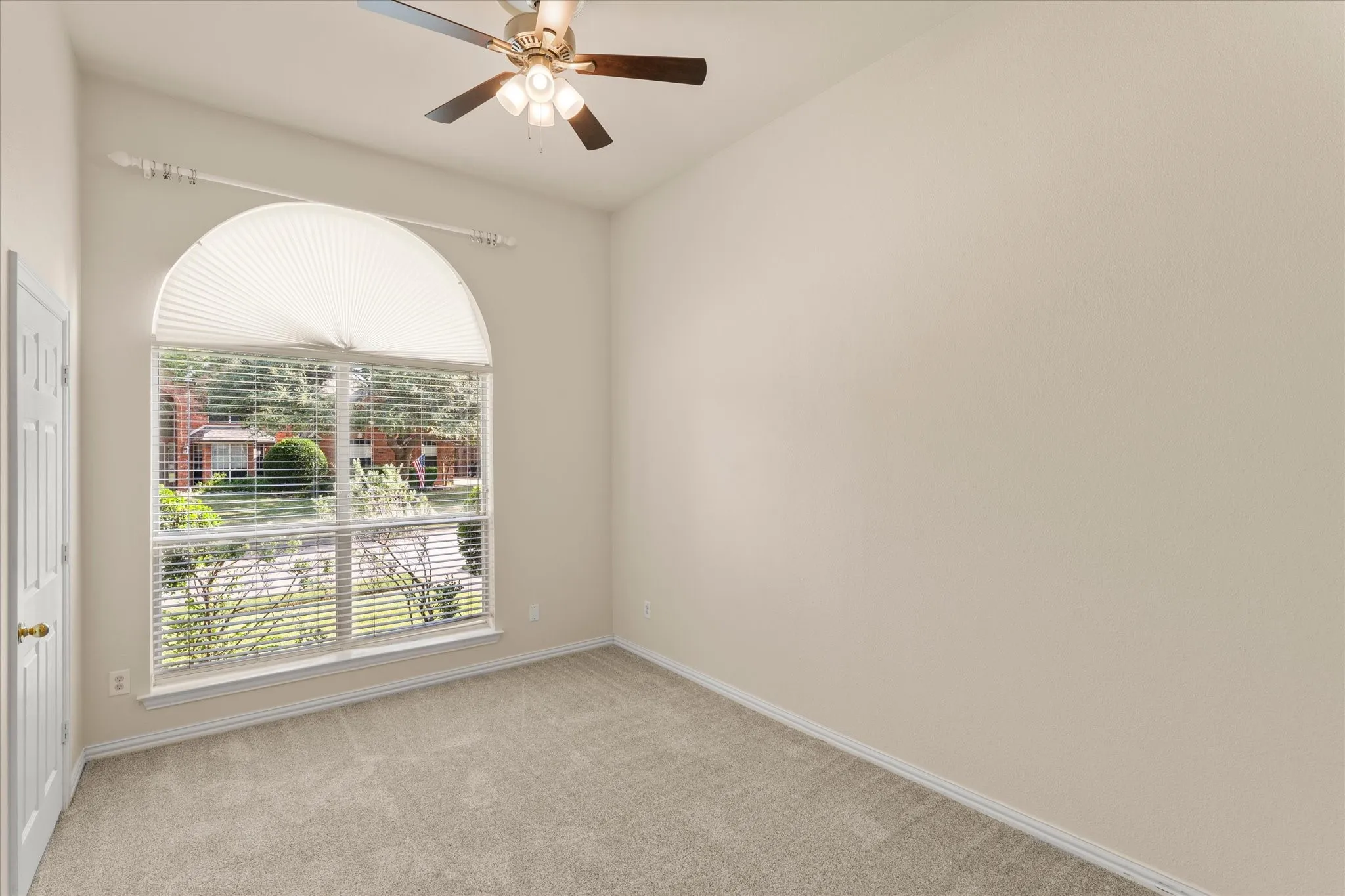 Single Family Residence For Sale in Denton County , 2508 Russwood Drive, Flower Mound, Texas 75028, 5 Bedroom, 3 Bathroom, 3 Garage spaces, 3,023 Sqft, built in 1997, mls#21353229, Real Estate Agent in Flower Mound, Homes For Sale in Denton county, Homes For Sale in Flower Mound, Realtor in Flower Mound Texas, Real Estate Brokerage Independent Realty Texas, Luminita Cordes Realtor