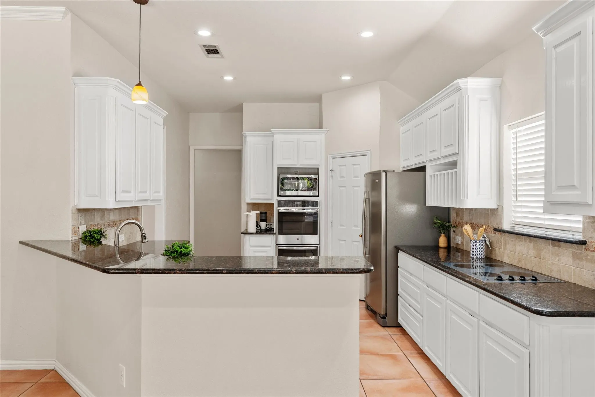 Single Family Residence For Sale in Denton County , 2508 Russwood Drive, Flower Mound, Texas 75028, 5 Bedroom, 3 Bathroom, 3 Garage spaces, 3,023 Sqft, built in 1997, mls#21353229, Real Estate Agent in Flower Mound, Homes For Sale in Denton county, Homes For Sale in Flower Mound, Realtor in Flower Mound Texas, Real Estate Brokerage Independent Realty Texas, Luminita Cordes Realtor