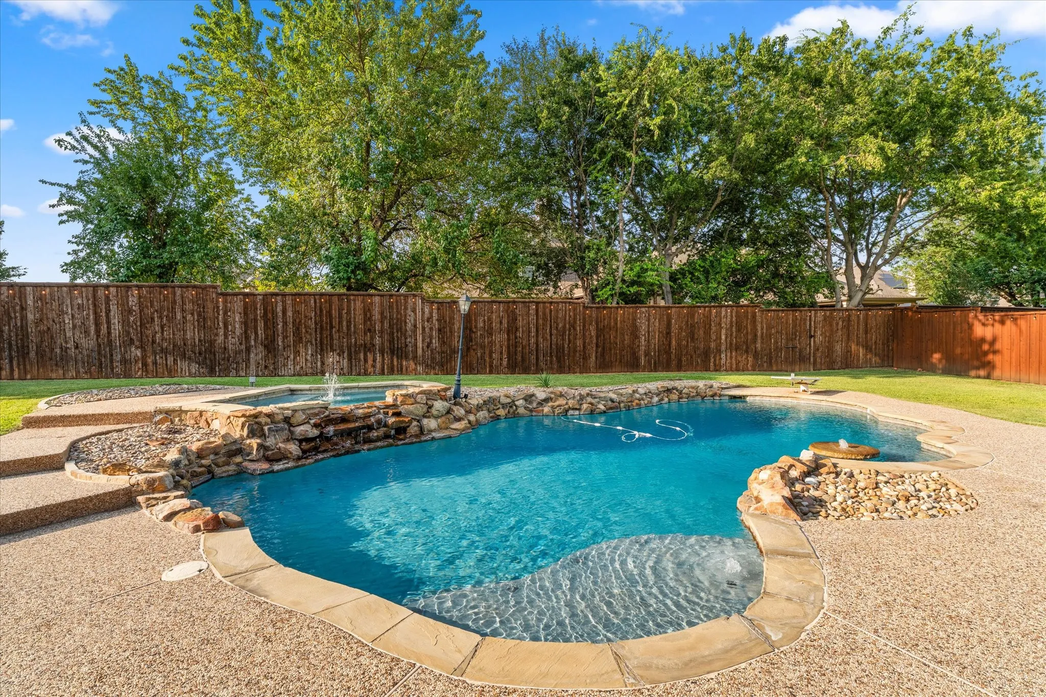 Single Family Residence For Sale in Denton County , 2508 Russwood Drive, Flower Mound, Texas 75028, 5 Bedroom, 3 Bathroom, 3 Garage spaces, 3,023 Sqft, built in 1997, mls#21353229, Real Estate Agent in Flower Mound, Homes For Sale in Denton county, Homes For Sale in Flower Mound, Realtor in Flower Mound Texas, Real Estate Brokerage Independent Realty Texas, Luminita Cordes Realtor