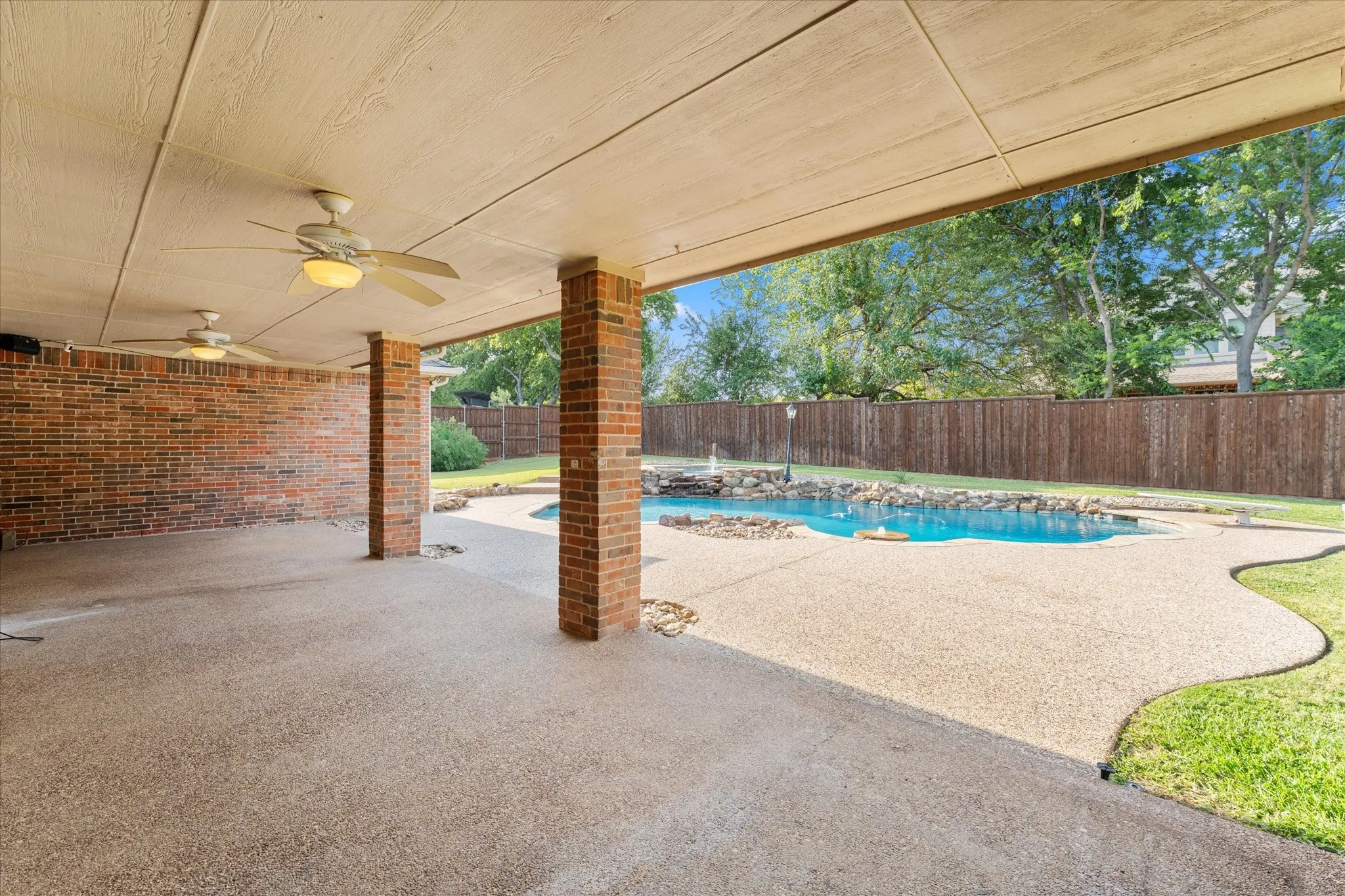Single Family Residence For Sale in Denton County , 2508 Russwood Drive, Flower Mound, Texas 75028, 5 Bedroom, 3 Bathroom, 3 Garage spaces, 3,023 Sqft, built in 1997, mls#21353229, Real Estate Agent in Flower Mound, Homes For Sale in Denton county, Homes For Sale in Flower Mound, Realtor in Flower Mound Texas, Real Estate Brokerage Independent Realty Texas, Luminita Cordes Realtor