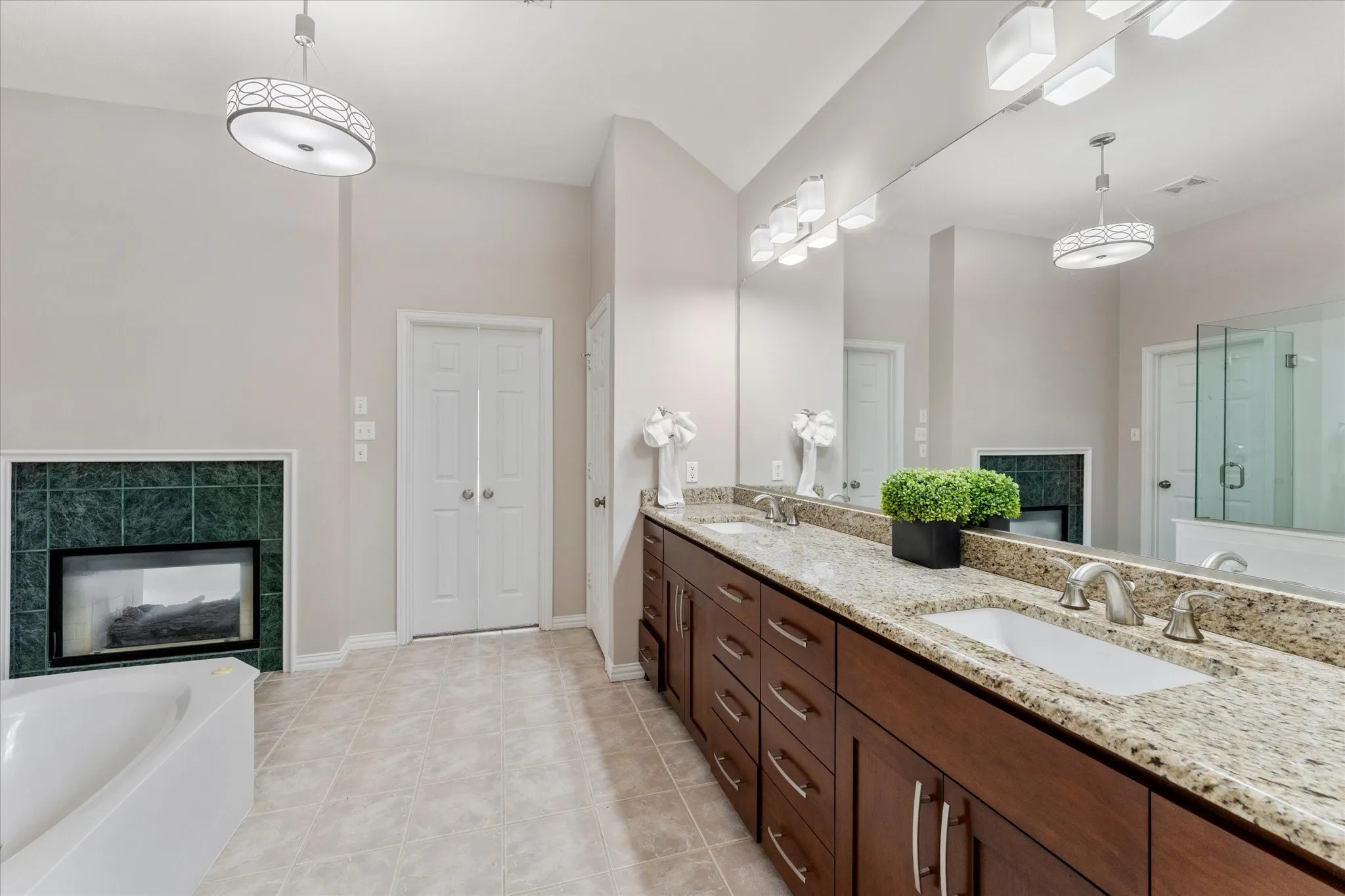 Single Family Residence For Sale in Denton County , 2508 Russwood Drive, Flower Mound, Texas 75028, 5 Bedroom, 3 Bathroom, 3 Garage spaces, 3,023 Sqft, built in 1997, mls#21353229, Real Estate Agent in Flower Mound, Homes For Sale in Denton county, Homes For Sale in Flower Mound, Realtor in Flower Mound Texas, Real Estate Brokerage Independent Realty Texas, Luminita Cordes Realtor