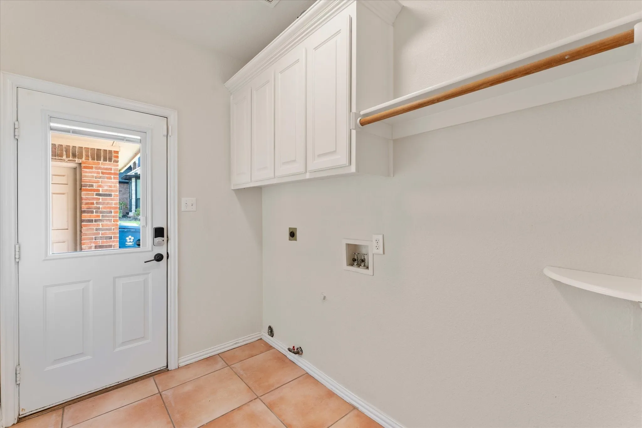 Single Family Residence For Sale in Denton County , 2508 Russwood Drive, Flower Mound, Texas 75028, 5 Bedroom, 3 Bathroom, 3 Garage spaces, 3,023 Sqft, built in 1997, mls#21353229, Real Estate Agent in Flower Mound, Homes For Sale in Denton county, Homes For Sale in Flower Mound, Realtor in Flower Mound Texas, Real Estate Brokerage Independent Realty Texas, Luminita Cordes Realtor