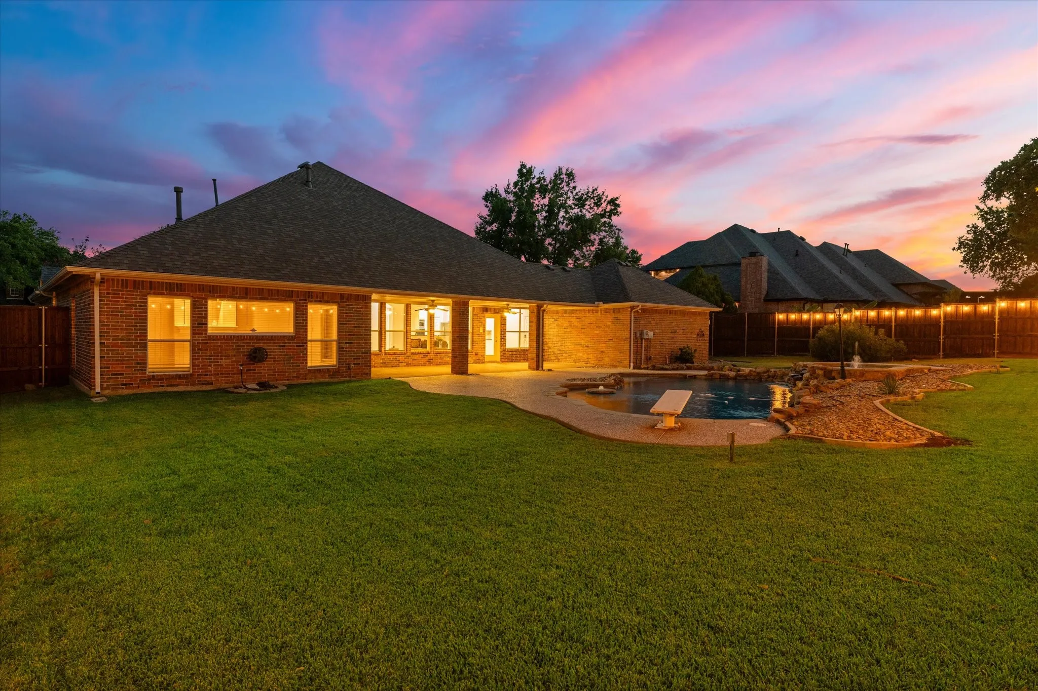 Single Family Residence For Sale in Denton County , 2508 Russwood Drive, Flower Mound, Texas 75028, 5 Bedroom, 3 Bathroom, 3 Garage spaces, 3,023 Sqft, built in 1997, mls#21353229, Real Estate Agent in Flower Mound, Homes For Sale in Denton county, Homes For Sale in Flower Mound, Realtor in Flower Mound Texas, Real Estate Brokerage Independent Realty Texas, Luminita Cordes Realtor