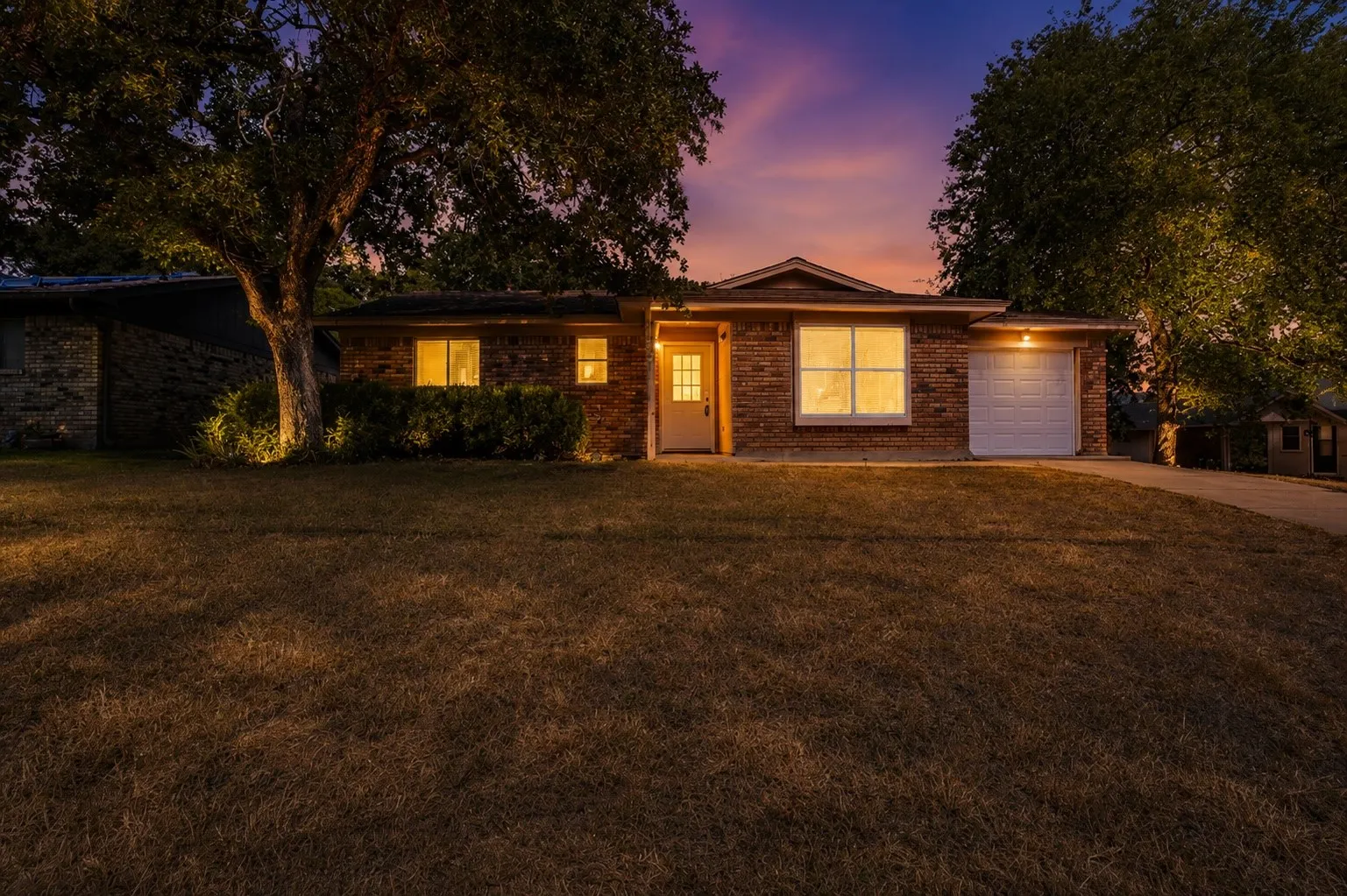 Single Family Residence For Sale in Palo Pinto County , 2100 NW 3rd Avenue, Mineral Wells, Texas 76067, 3 Bedroom, 2 Bathroom, 1 Garage spaces, 1,208 Sqft, built in 1979, mls#21352464, Real Estate Agent in Mineral Wells, Homes For Sale in Palo Pinto county, Homes For Sale in Mineral Wells, Realtor in Mineral Wells Texas, Real Estate Brokerage Independent Realty Texas, Luminita Cordes Realtor