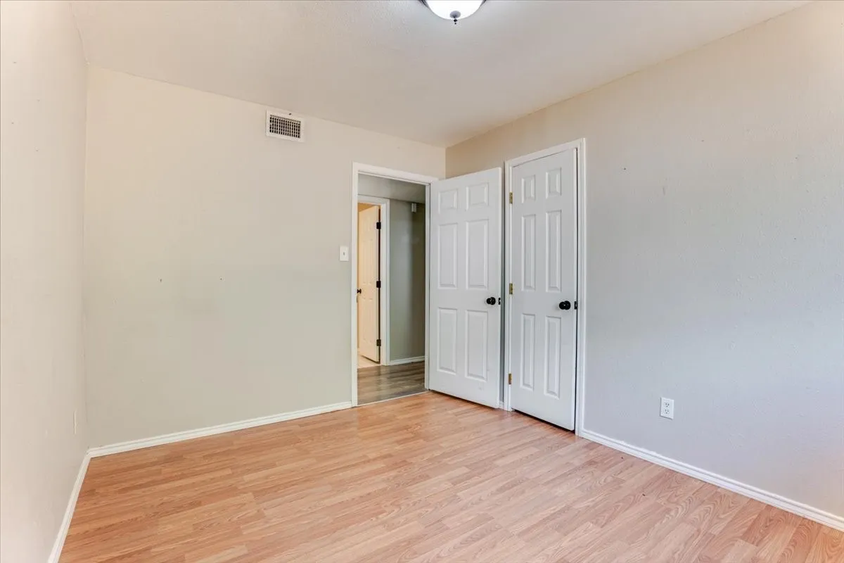 Single Family Residence For Sale in Palo Pinto County , 2100 NW 3rd Avenue, Mineral Wells, Texas 76067, 3 Bedroom, 2 Bathroom, 1 Garage spaces, 1,208 Sqft, built in 1979, mls#21352464, Real Estate Agent in Mineral Wells, Homes For Sale in Palo Pinto county, Homes For Sale in Mineral Wells, Realtor in Mineral Wells Texas, Real Estate Brokerage Independent Realty Texas, Luminita Cordes Realtor