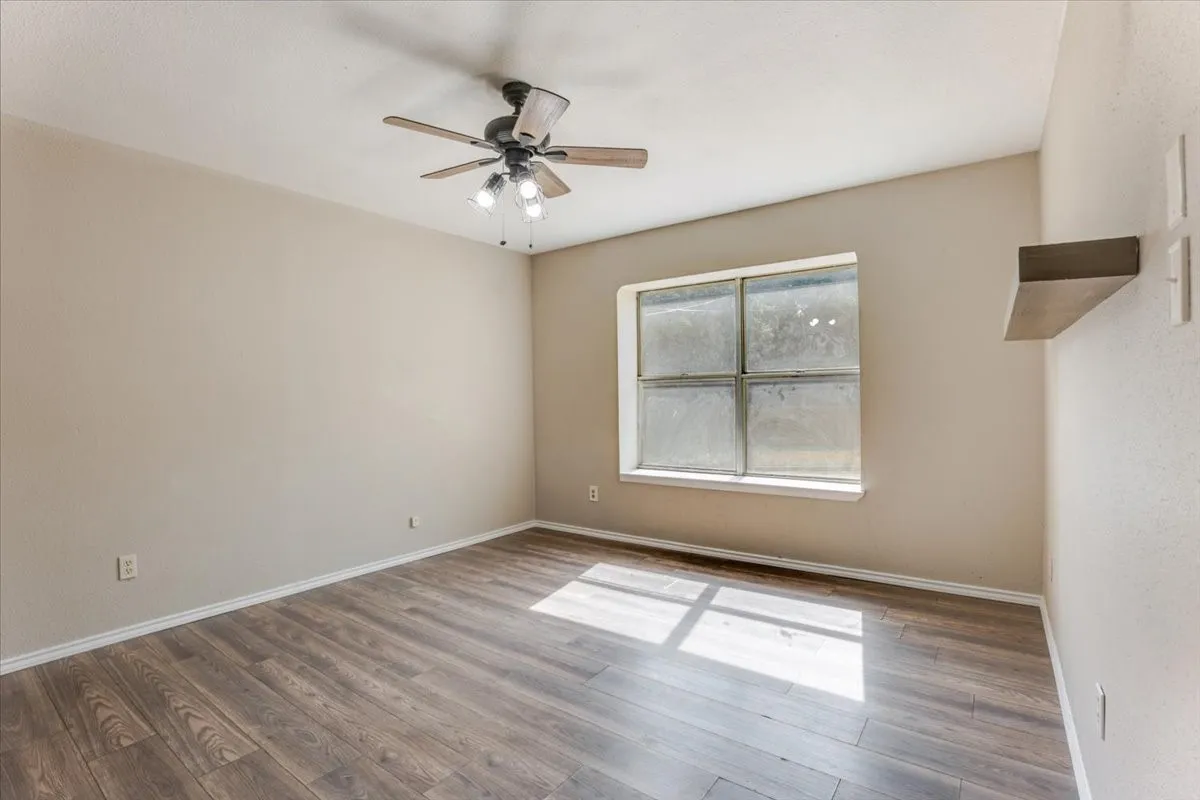 Single Family Residence For Sale in Palo Pinto County , 2100 NW 3rd Avenue, Mineral Wells, Texas 76067, 3 Bedroom, 2 Bathroom, 1 Garage spaces, 1,208 Sqft, built in 1979, mls#21352464, Real Estate Agent in Mineral Wells, Homes For Sale in Palo Pinto county, Homes For Sale in Mineral Wells, Realtor in Mineral Wells Texas, Real Estate Brokerage Independent Realty Texas, Luminita Cordes Realtor