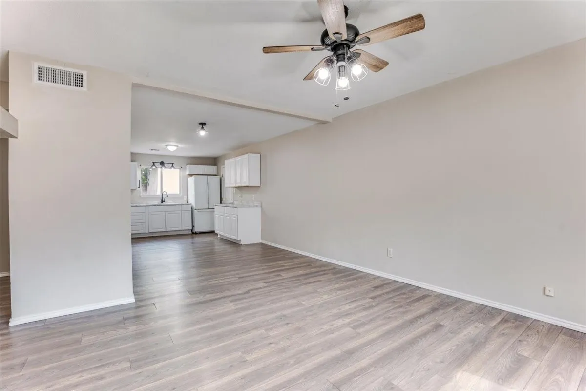 Single Family Residence For Sale in Palo Pinto County , 2100 NW 3rd Avenue, Mineral Wells, Texas 76067, 3 Bedroom, 2 Bathroom, 1 Garage spaces, 1,208 Sqft, built in 1979, mls#21352464, Real Estate Agent in Mineral Wells, Homes For Sale in Palo Pinto county, Homes For Sale in Mineral Wells, Realtor in Mineral Wells Texas, Real Estate Brokerage Independent Realty Texas, Luminita Cordes Realtor