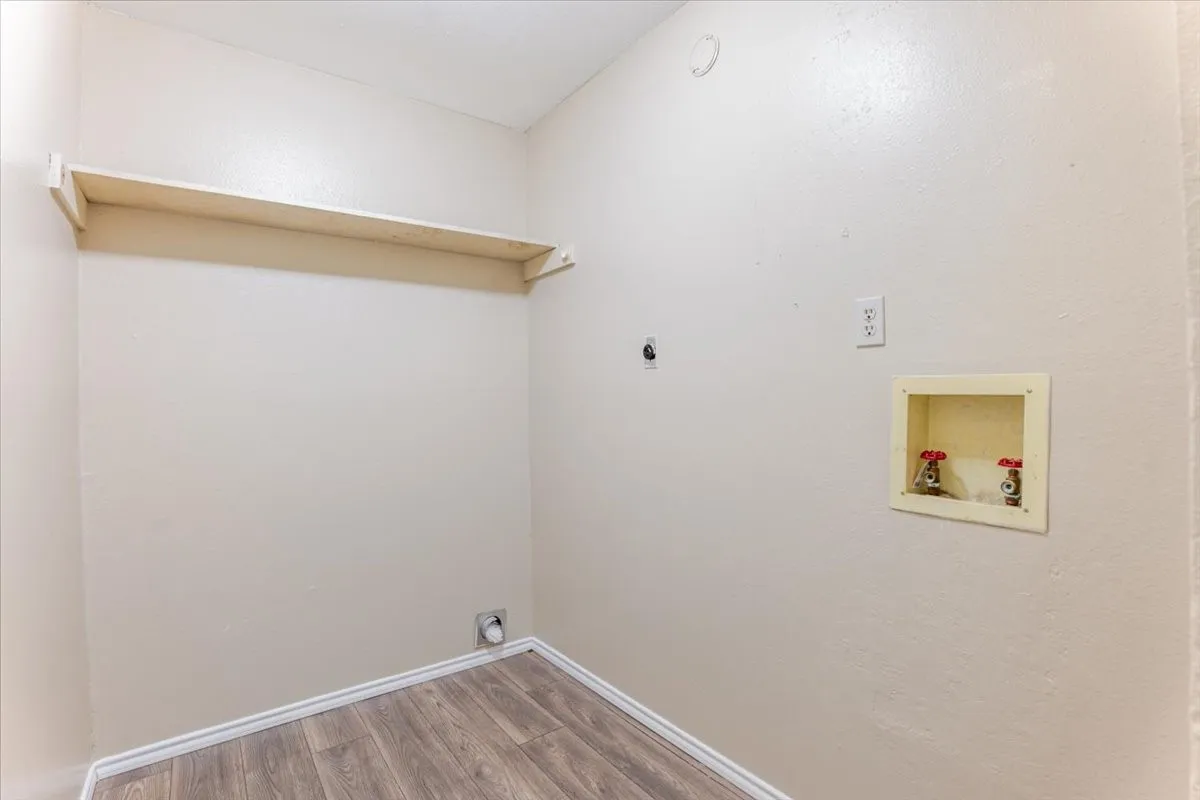 Single Family Residence For Sale in Palo Pinto County , 2100 NW 3rd Avenue, Mineral Wells, Texas 76067, 3 Bedroom, 2 Bathroom, 1 Garage spaces, 1,208 Sqft, built in 1979, mls#21352464, Real Estate Agent in Mineral Wells, Homes For Sale in Palo Pinto county, Homes For Sale in Mineral Wells, Realtor in Mineral Wells Texas, Real Estate Brokerage Independent Realty Texas, Luminita Cordes Realtor