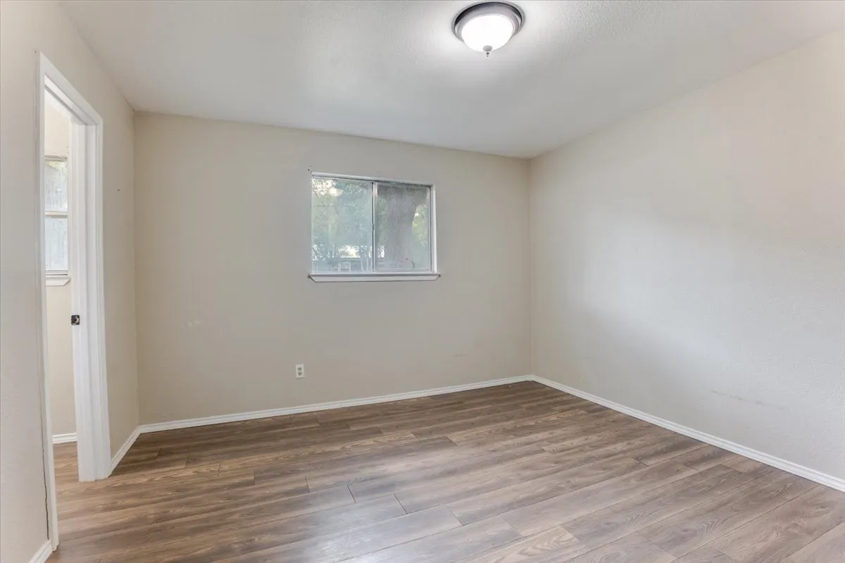Single Family Residence For Sale in Palo Pinto County , 2100 NW 3rd Avenue, Mineral Wells, Texas 76067, 3 Bedroom, 2 Bathroom, 1 Garage spaces, 1,208 Sqft, built in 1979, mls#21352464, Real Estate Agent in Mineral Wells, Homes For Sale in Palo Pinto county, Homes For Sale in Mineral Wells, Realtor in Mineral Wells Texas, Real Estate Brokerage Independent Realty Texas, Luminita Cordes Realtor