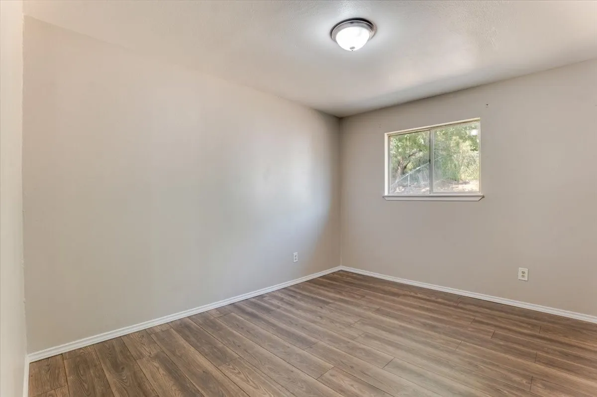 Single Family Residence For Sale in Palo Pinto County , 2100 NW 3rd Avenue, Mineral Wells, Texas 76067, 3 Bedroom, 2 Bathroom, 1 Garage spaces, 1,208 Sqft, built in 1979, mls#21352464, Real Estate Agent in Mineral Wells, Homes For Sale in Palo Pinto county, Homes For Sale in Mineral Wells, Realtor in Mineral Wells Texas, Real Estate Brokerage Independent Realty Texas, Luminita Cordes Realtor
