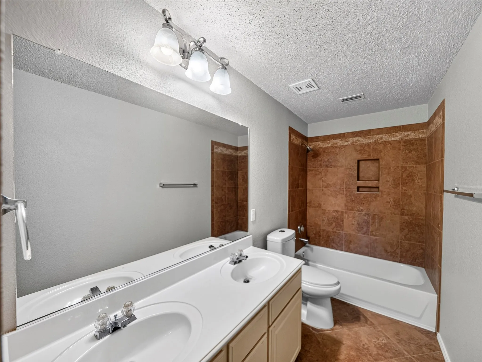 Single Family Residence For Sale in Collin County , 9405 Meyers Canyon Drive, Plano, Texas 75025, 4 Bedroom, 3 Bathroom, 2 Garage spaces, 2,557 Sqft, built in 2001, mls#21352293, Real Estate Agent in Plano, Homes For Sale in Collin county, Homes For Sale in Plano, Realtor in Plano Texas, Real Estate Brokerage Independent Realty Texas, Luminita Cordes Realtor