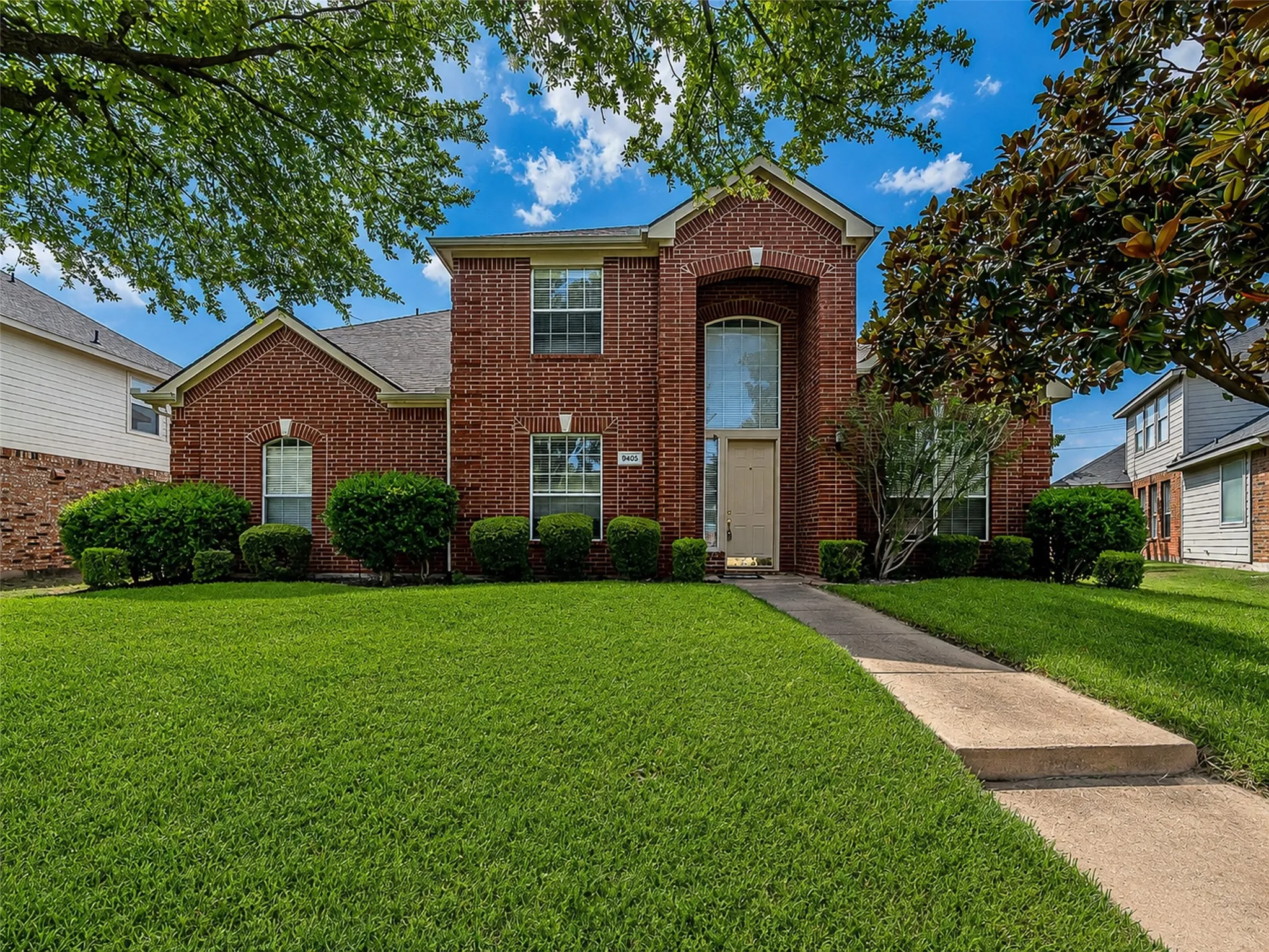 Single Family Residence For Sale in Collin County , 9405 Meyers Canyon Drive, Plano, Texas 75025, 4 Bedroom, 3 Bathroom, 2 Garage spaces, 2,557 Sqft, built in 2001, mls#21352293, Real Estate Agent in Plano, Homes For Sale in Collin county, Homes For Sale in Plano, Realtor in Plano Texas, Real Estate Brokerage Independent Realty Texas, Luminita Cordes Realtor
