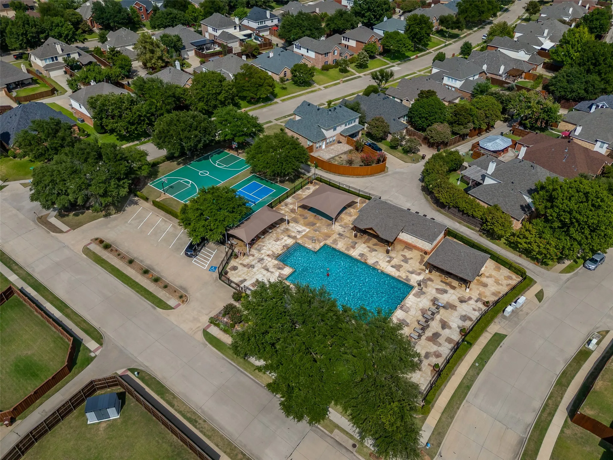 Single Family Residence For Sale in Collin County , 9405 Meyers Canyon Drive, Plano, Texas 75025, 4 Bedroom, 3 Bathroom, 2 Garage spaces, 2,557 Sqft, built in 2001, mls#21352293, Real Estate Agent in Plano, Homes For Sale in Collin county, Homes For Sale in Plano, Realtor in Plano Texas, Real Estate Brokerage Independent Realty Texas, Luminita Cordes Realtor