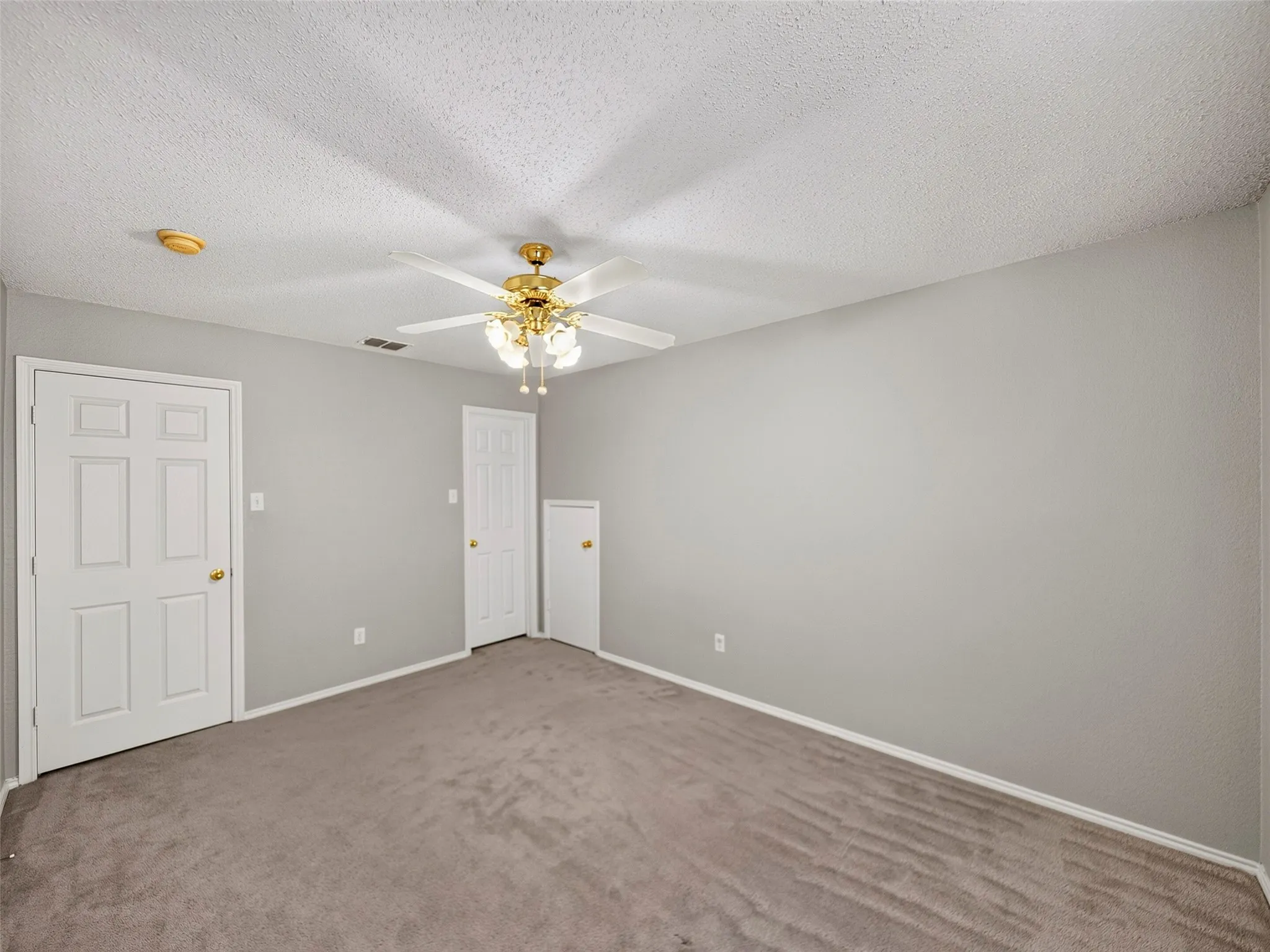 Single Family Residence For Sale in Collin County , 9405 Meyers Canyon Drive, Plano, Texas 75025, 4 Bedroom, 3 Bathroom, 2 Garage spaces, 2,557 Sqft, built in 2001, mls#21352293, Real Estate Agent in Plano, Homes For Sale in Collin county, Homes For Sale in Plano, Realtor in Plano Texas, Real Estate Brokerage Independent Realty Texas, Luminita Cordes Realtor