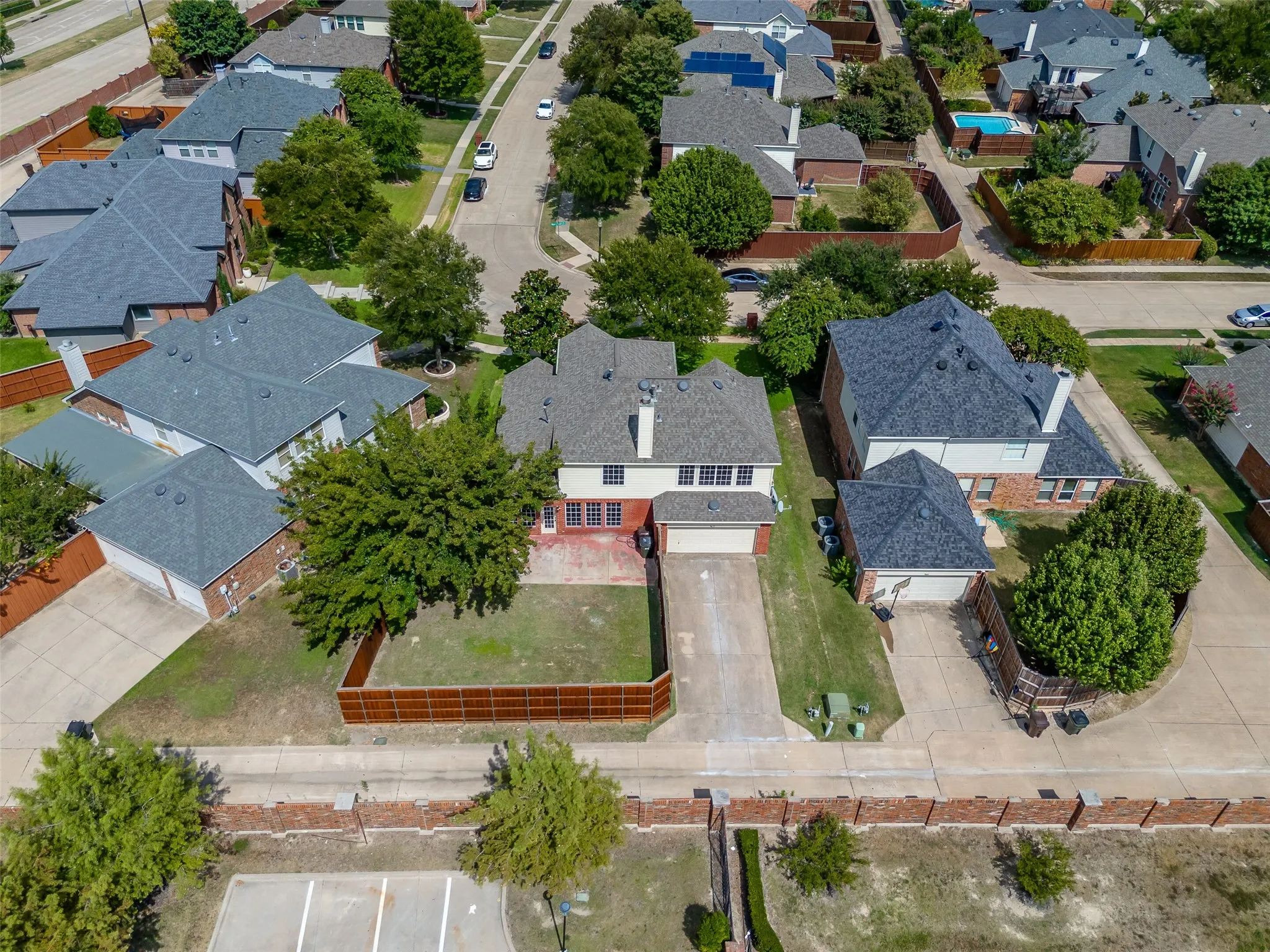 Single Family Residence For Sale in Collin County , 9405 Meyers Canyon Drive, Plano, Texas 75025, 4 Bedroom, 3 Bathroom, 2 Garage spaces, 2,557 Sqft, built in 2001, mls#21352293, Real Estate Agent in Plano, Homes For Sale in Collin county, Homes For Sale in Plano, Realtor in Plano Texas, Real Estate Brokerage Independent Realty Texas, Luminita Cordes Realtor