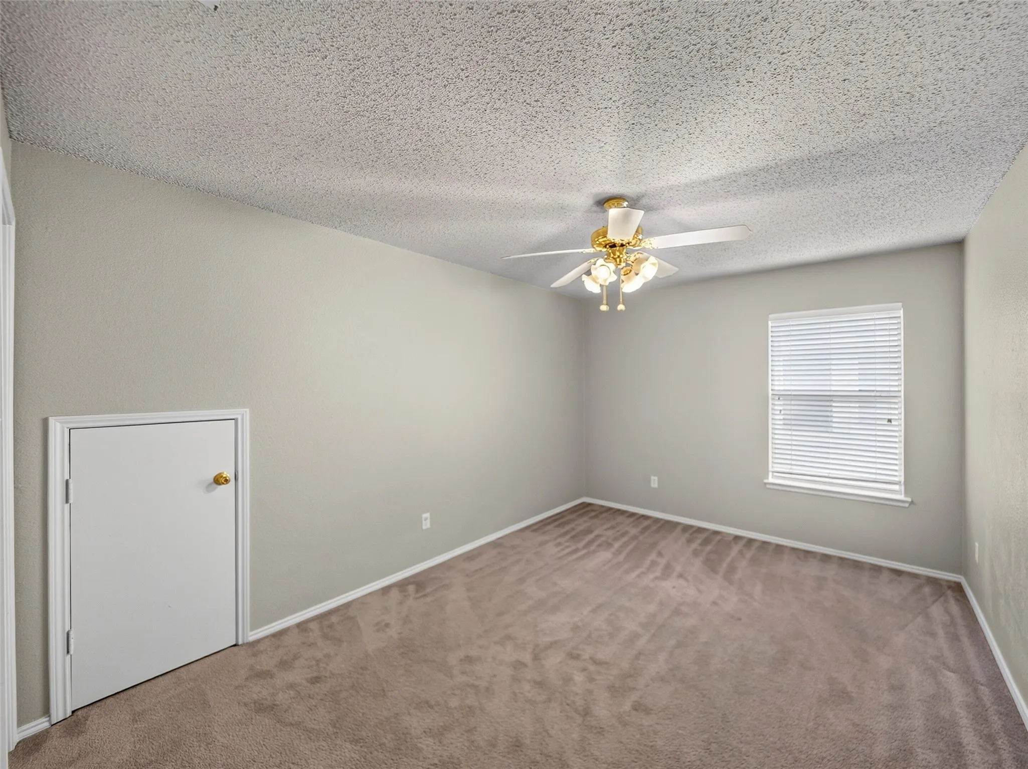Single Family Residence For Sale in Collin County , 9405 Meyers Canyon Drive, Plano, Texas 75025, 4 Bedroom, 3 Bathroom, 2 Garage spaces, 2,557 Sqft, built in 2001, mls#21352293, Real Estate Agent in Plano, Homes For Sale in Collin county, Homes For Sale in Plano, Realtor in Plano Texas, Real Estate Brokerage Independent Realty Texas, Luminita Cordes Realtor