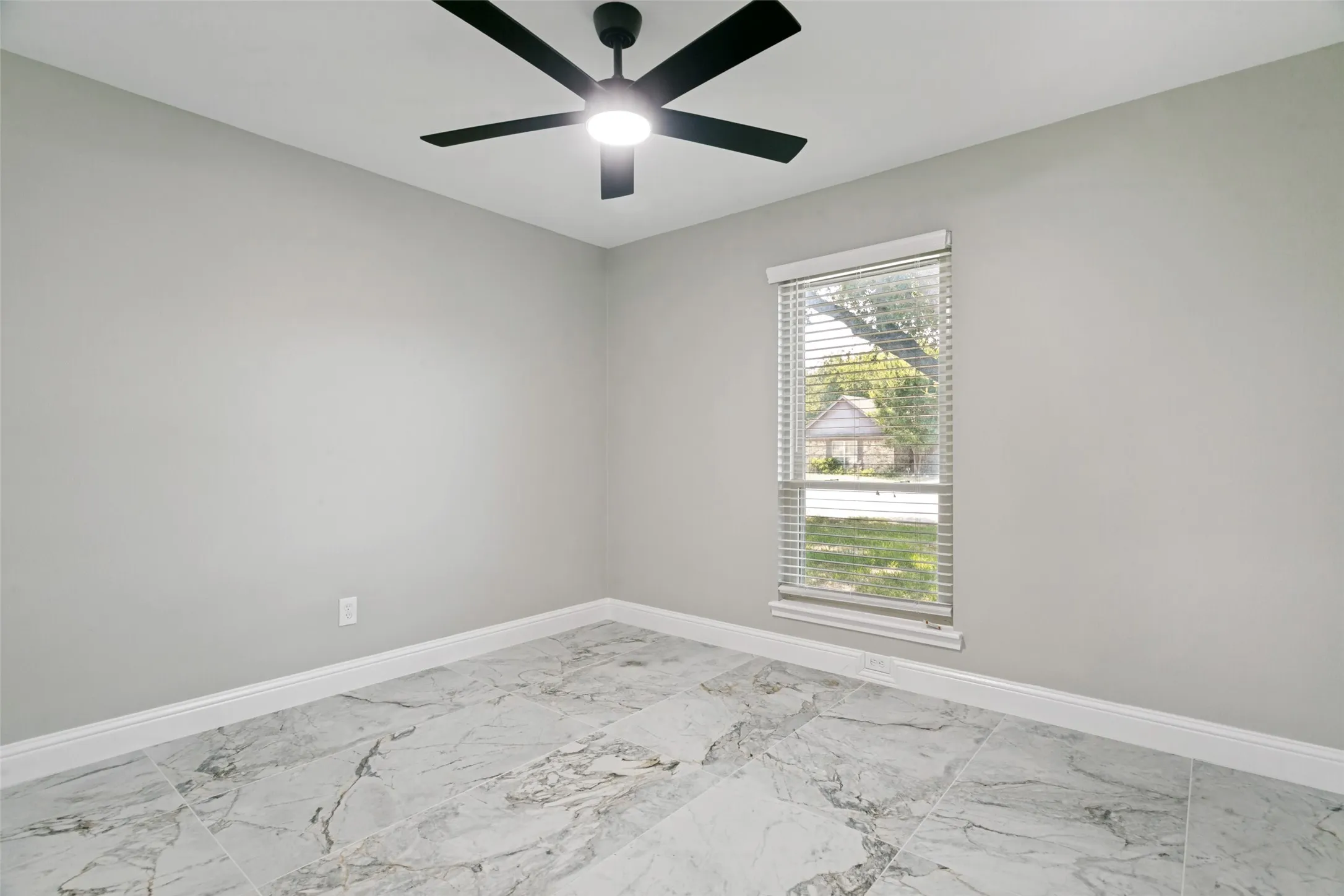 Single Family Residence For Sale in Tarrant County , 6633 N Park Drive, Watauga, Texas 76148, 3 Bedroom, 2 Bathroom, 2 Garage spaces, 1,382 Sqft, built in 1982, mls#21353237, Real Estate Agent in Watauga, Homes For Sale in Tarrant county, Homes For Sale in Watauga, Realtor in Watauga Texas, Real Estate Brokerage Independent Realty Texas, Luminita Cordes Realtor