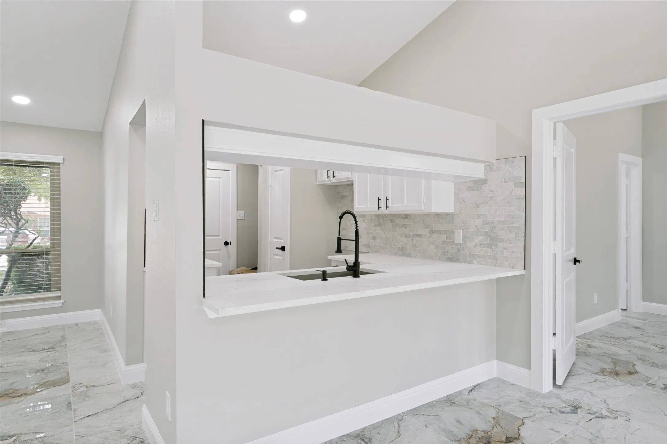 Single Family Residence For Sale in Tarrant County , 6633 N Park Drive, Watauga, Texas 76148, 3 Bedroom, 2 Bathroom, 2 Garage spaces, 1,382 Sqft, built in 1982, mls#21353237, Real Estate Agent in Watauga, Homes For Sale in Tarrant county, Homes For Sale in Watauga, Realtor in Watauga Texas, Real Estate Brokerage Independent Realty Texas, Luminita Cordes Realtor