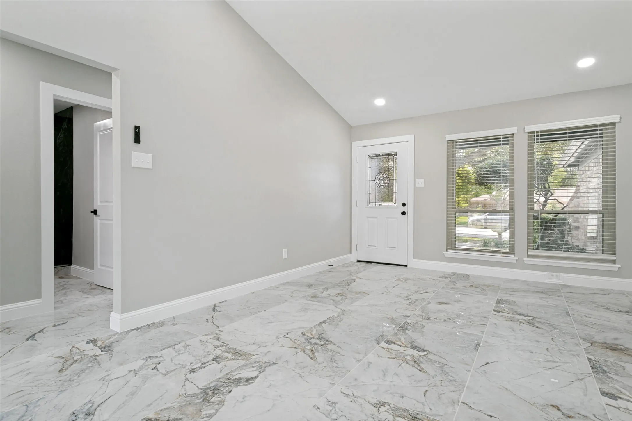Single Family Residence For Sale in Tarrant County , 6633 N Park Drive, Watauga, Texas 76148, 3 Bedroom, 2 Bathroom, 2 Garage spaces, 1,382 Sqft, built in 1982, mls#21353237, Real Estate Agent in Watauga, Homes For Sale in Tarrant county, Homes For Sale in Watauga, Realtor in Watauga Texas, Real Estate Brokerage Independent Realty Texas, Luminita Cordes Realtor
