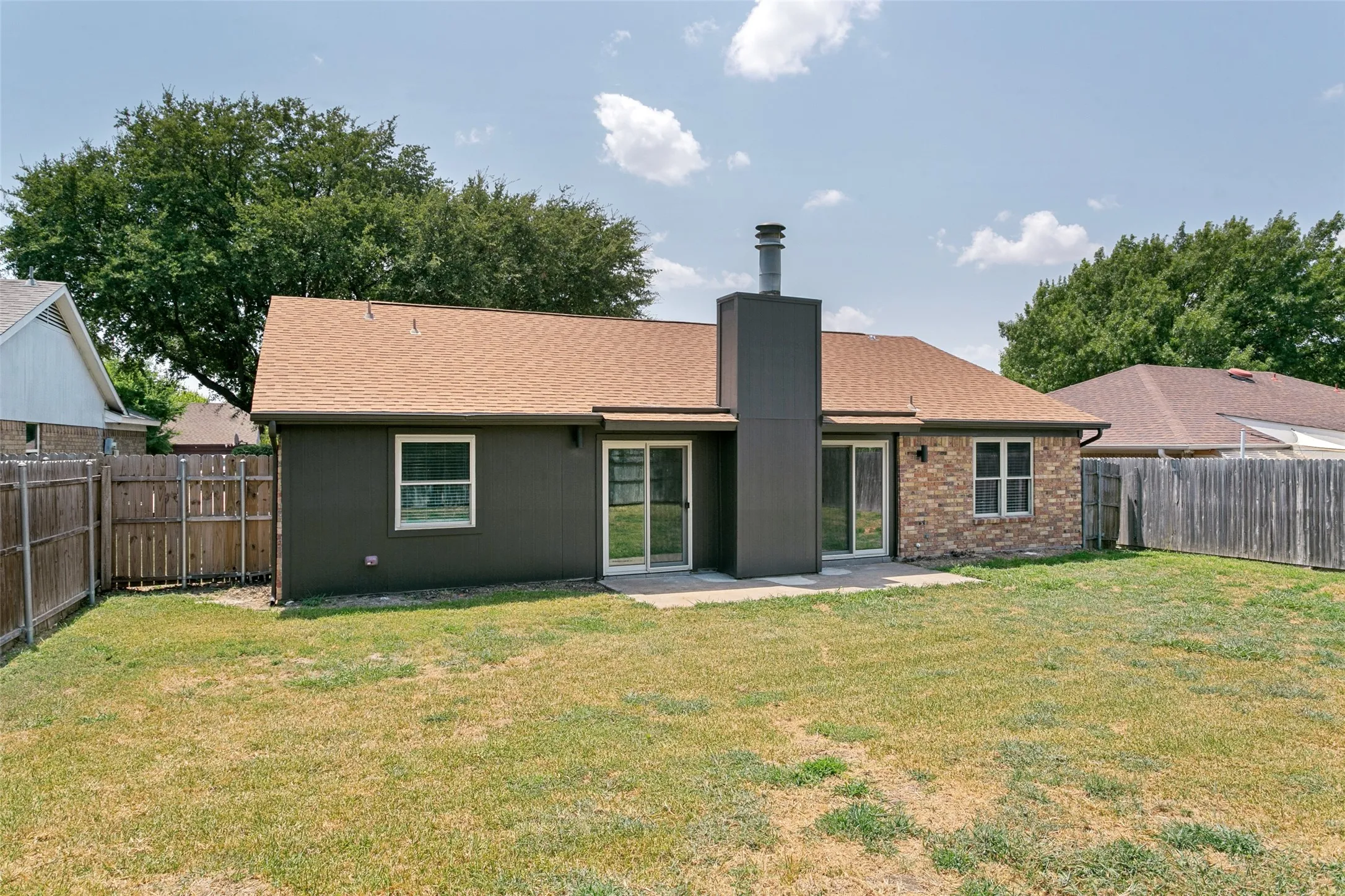 Single Family Residence For Sale in Tarrant County , 6633 N Park Drive, Watauga, Texas 76148, 3 Bedroom, 2 Bathroom, 2 Garage spaces, 1,382 Sqft, built in 1982, mls#21353237, Real Estate Agent in Watauga, Homes For Sale in Tarrant county, Homes For Sale in Watauga, Realtor in Watauga Texas, Real Estate Brokerage Independent Realty Texas, Luminita Cordes Realtor