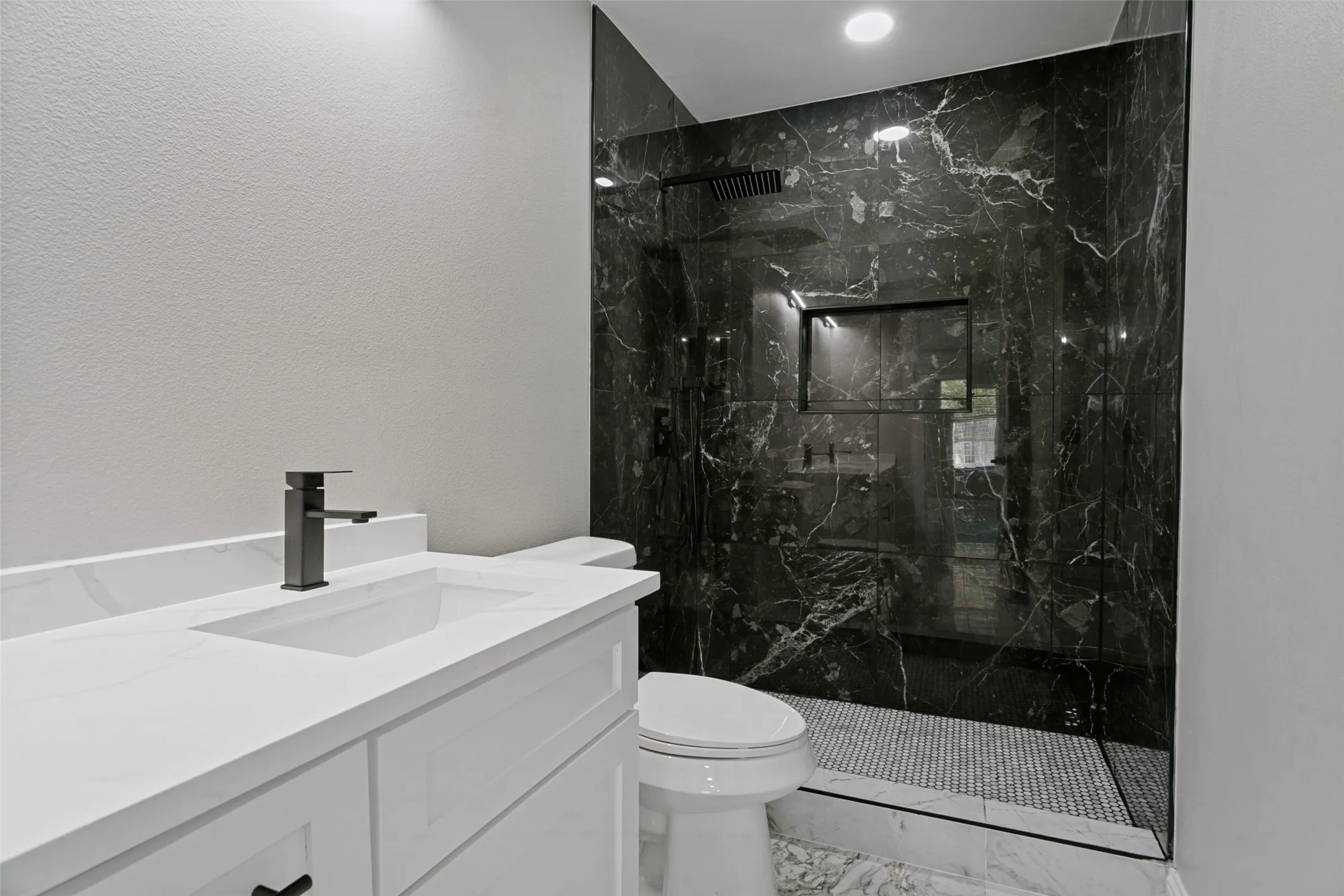 Single Family Residence For Sale in Tarrant County , 6633 N Park Drive, Watauga, Texas 76148, 3 Bedroom, 2 Bathroom, 2 Garage spaces, 1,382 Sqft, built in 1982, mls#21353237, Real Estate Agent in Watauga, Homes For Sale in Tarrant county, Homes For Sale in Watauga, Realtor in Watauga Texas, Real Estate Brokerage Independent Realty Texas, Luminita Cordes Realtor
