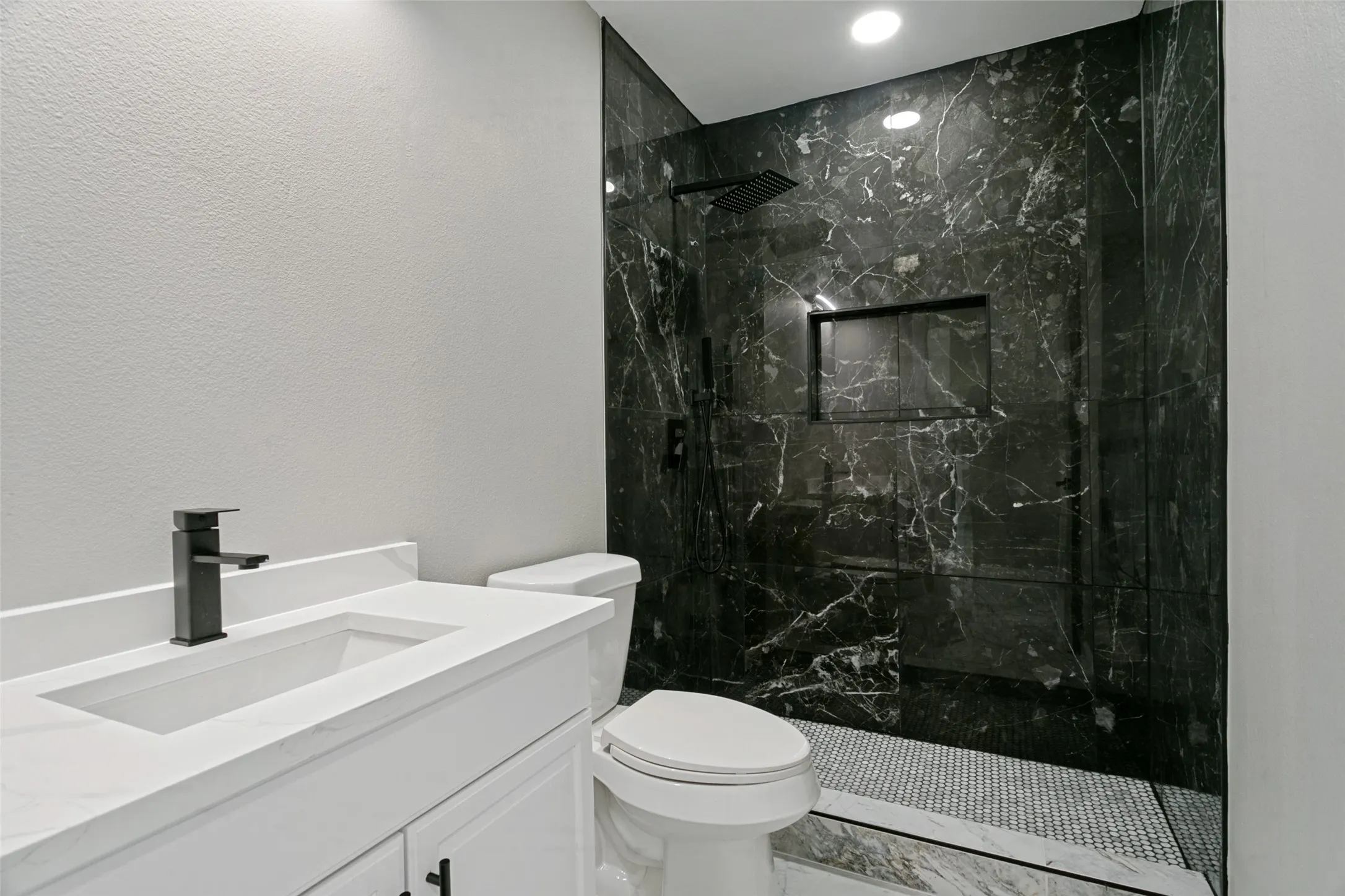 Single Family Residence For Sale in Tarrant County , 6633 N Park Drive, Watauga, Texas 76148, 3 Bedroom, 2 Bathroom, 2 Garage spaces, 1,382 Sqft, built in 1982, mls#21353237, Real Estate Agent in Watauga, Homes For Sale in Tarrant county, Homes For Sale in Watauga, Realtor in Watauga Texas, Real Estate Brokerage Independent Realty Texas, Luminita Cordes Realtor